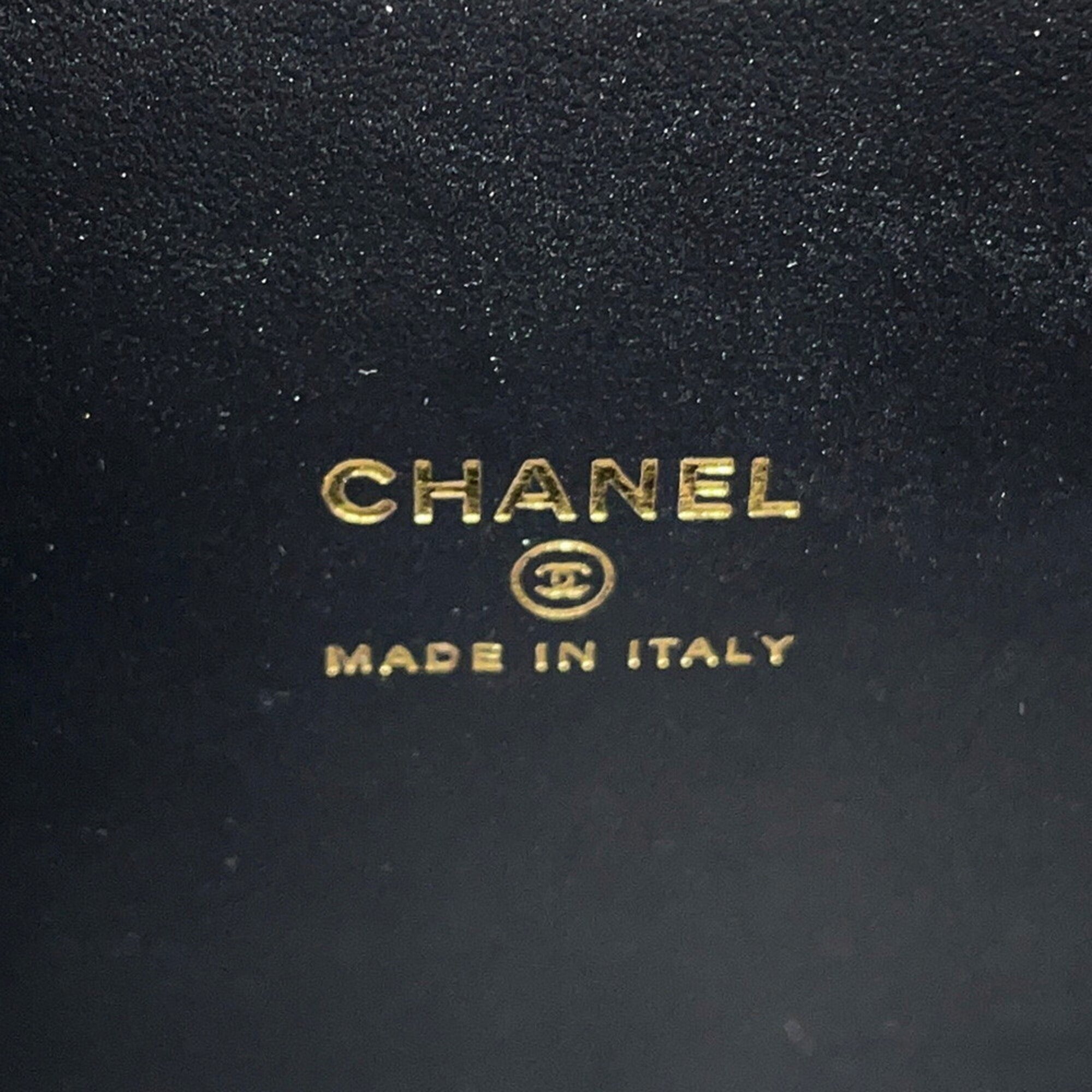 Chanel Matelasse Black Grained Calfskin Handbag Shoulder Bag (Pre-Owned)