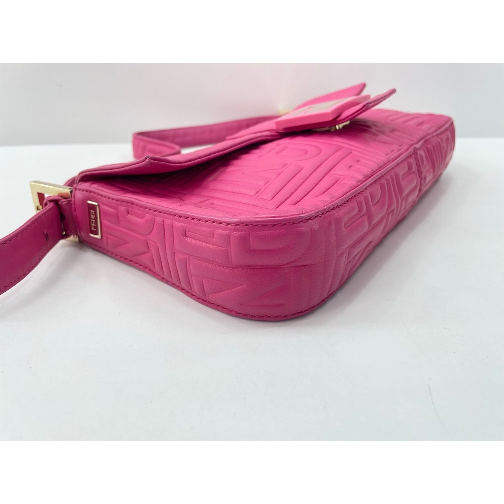 Fendi Pink Shoulder Bag (Pre-Owned)
