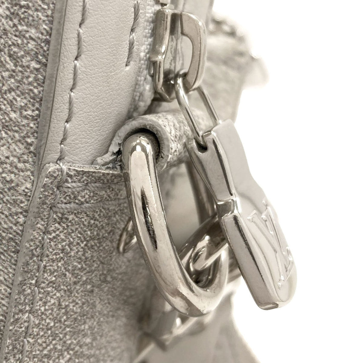 Louis Vuitton Gray Shoulder Bag (Pre-Owned)