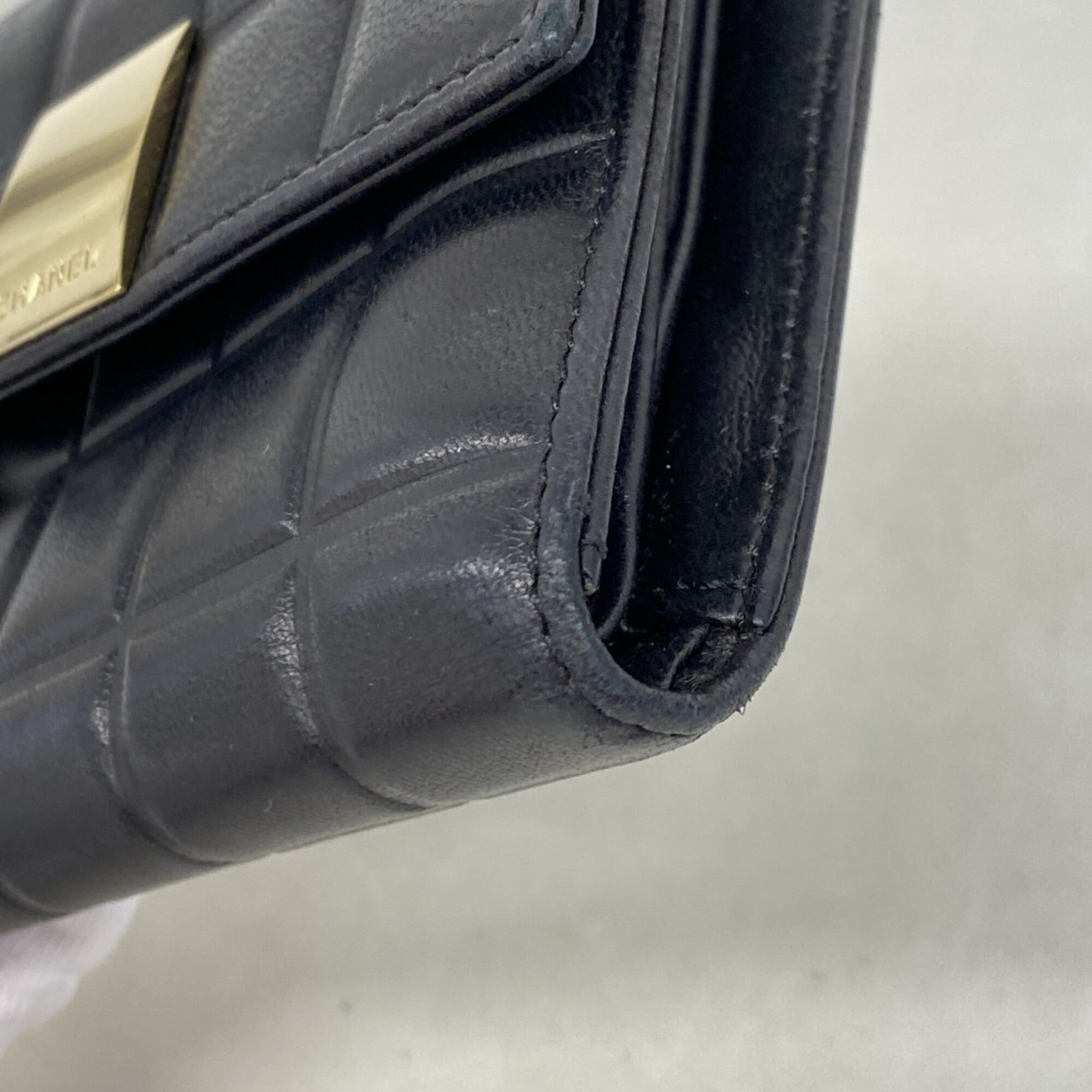 Chanel Black Leather Wallet (Tri-Fold) (Pre-Owned)
