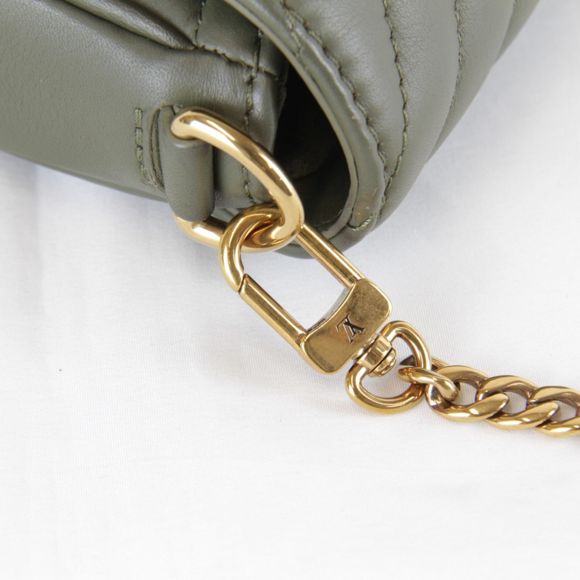 Louis Vuitton Khaki Leather Shoulder Bag (Pre-Owned)
