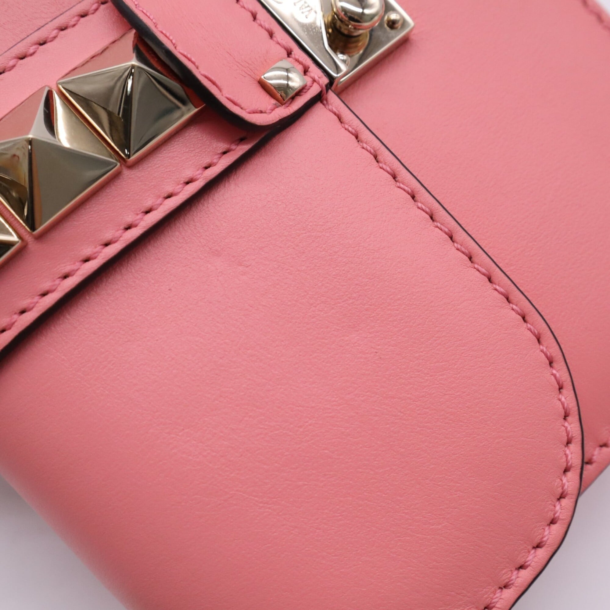 Valentino Pink Leather Shoulder Bag (Pre-Owned)