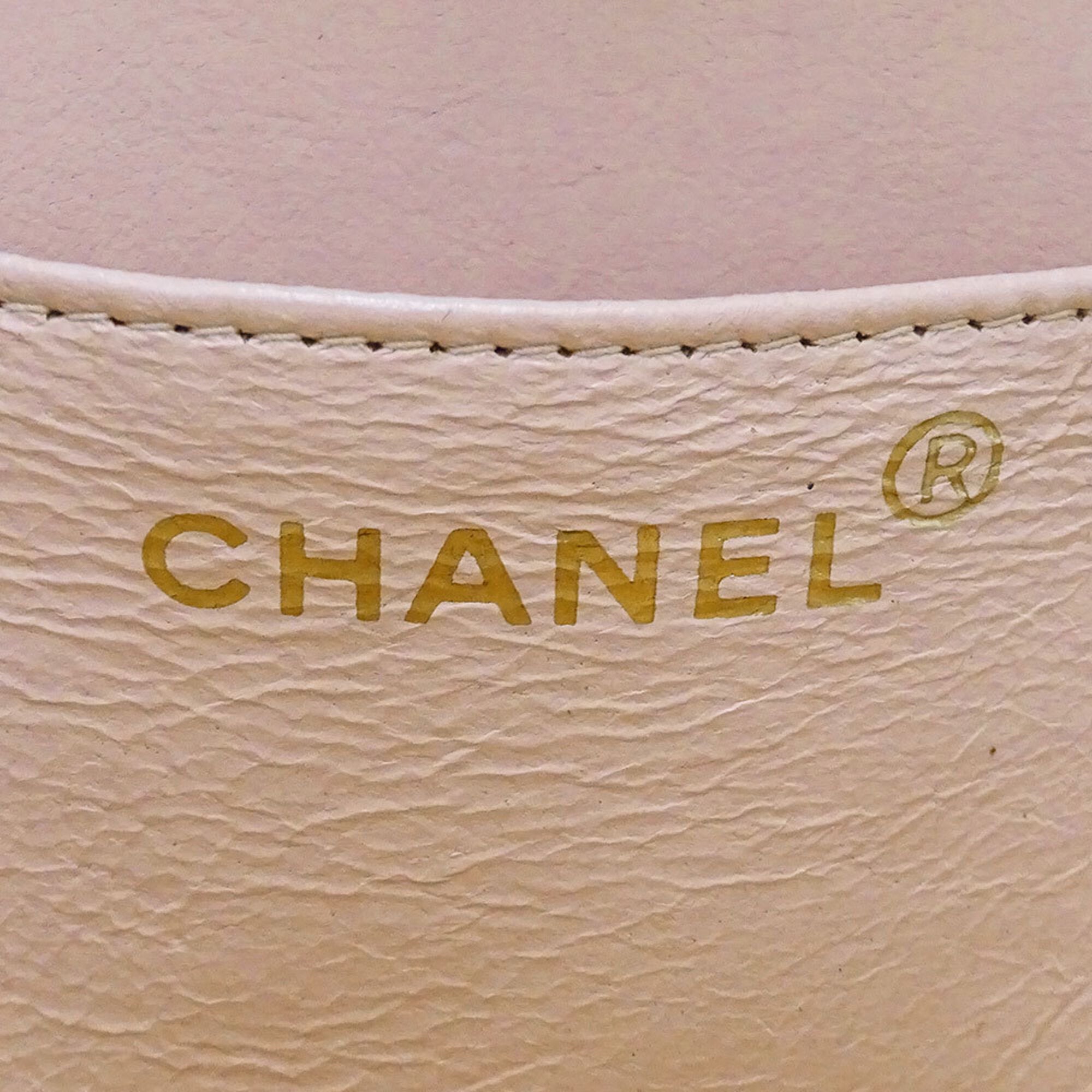 Chanel Beige Leather Handbag (Pre-Owned)