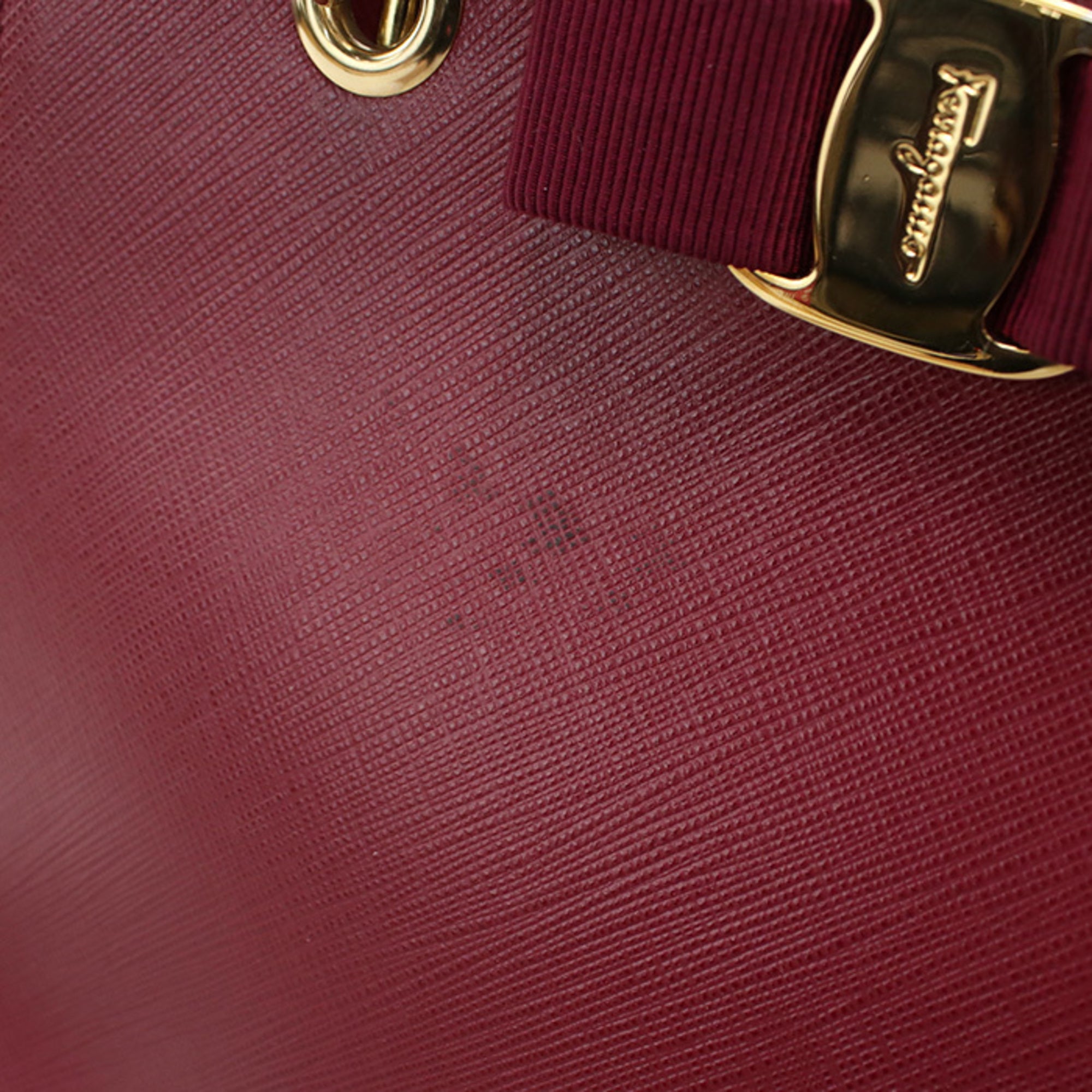 Salvatore Ferragamo Red Color Wine Leather Tote Bag (Pre-Owned)
