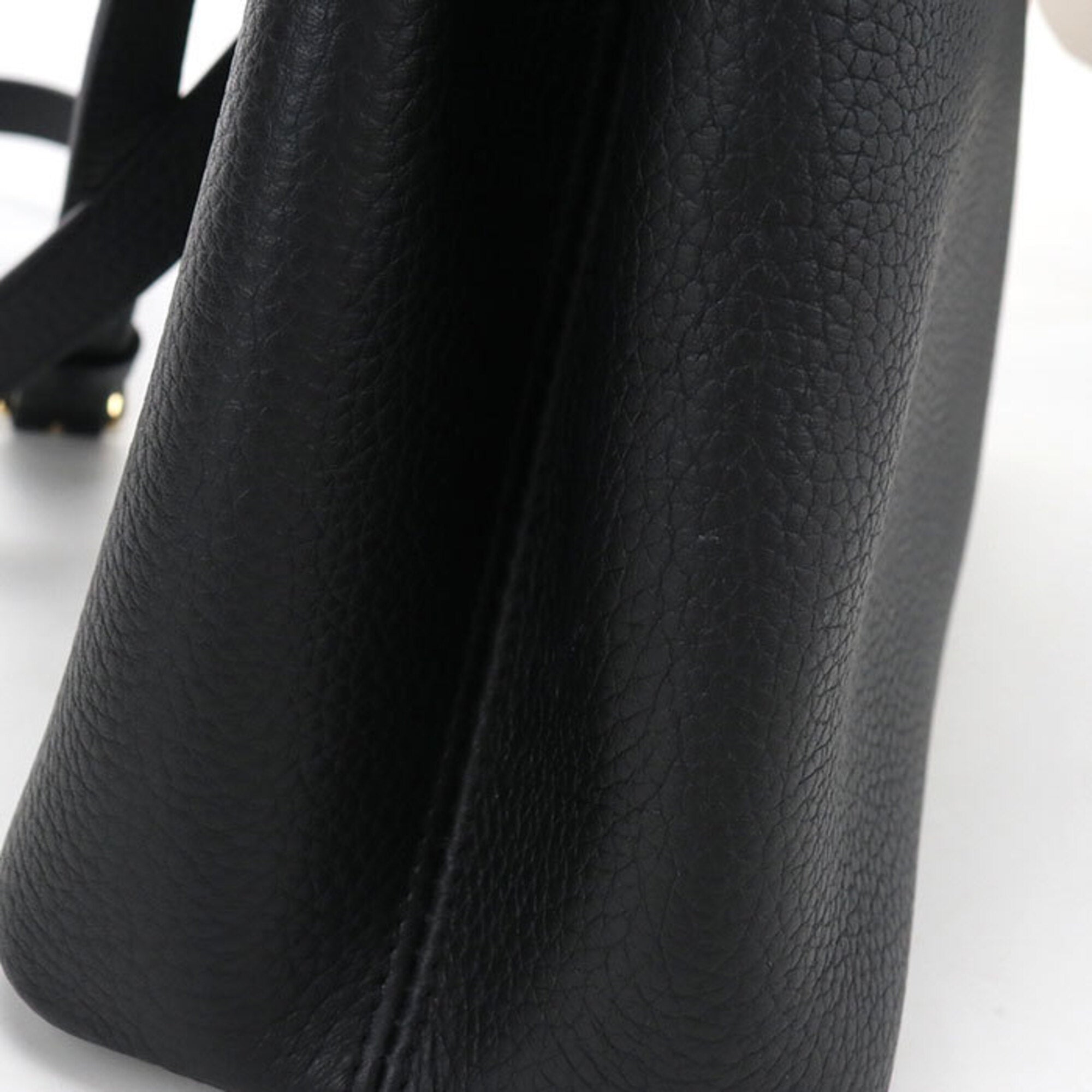 Louis Vuitton Black Leather Handbag (Pre-Owned)