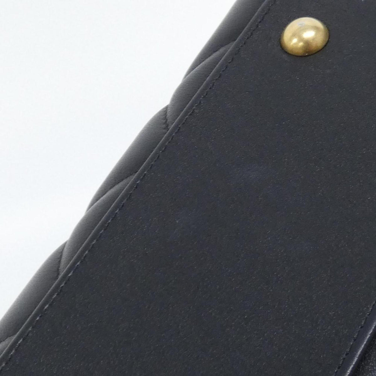 Chanel Black Leather Handbag (Pre-Owned)