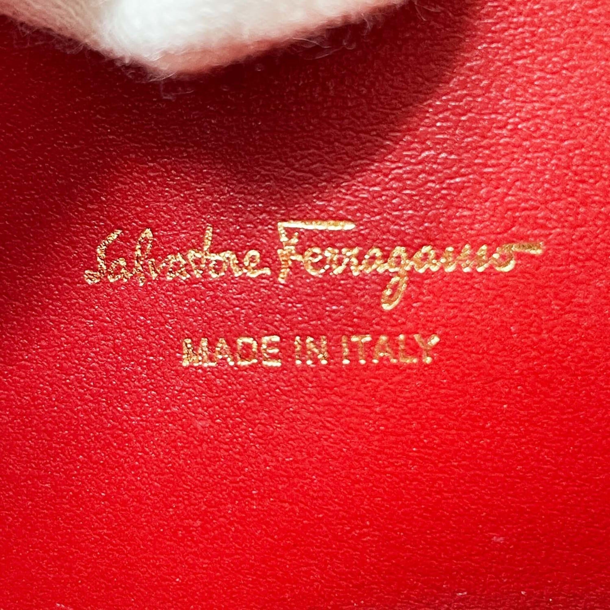 Salvatore Ferragamo Red Color Leather Shoulder Bag (Pre-Owned)