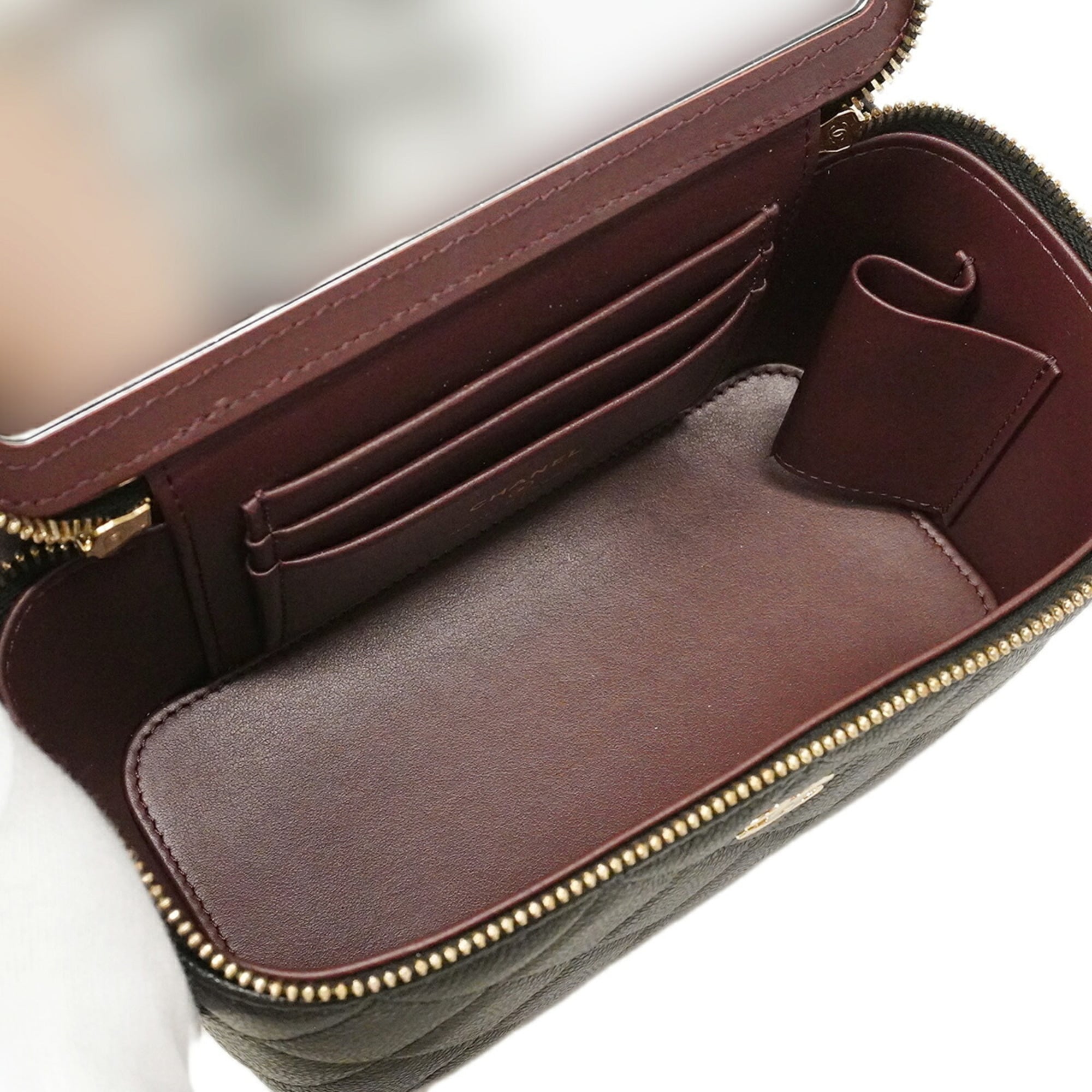 Chanel Black Grained Calfskin Shoulder Bag (Pre-Owned)