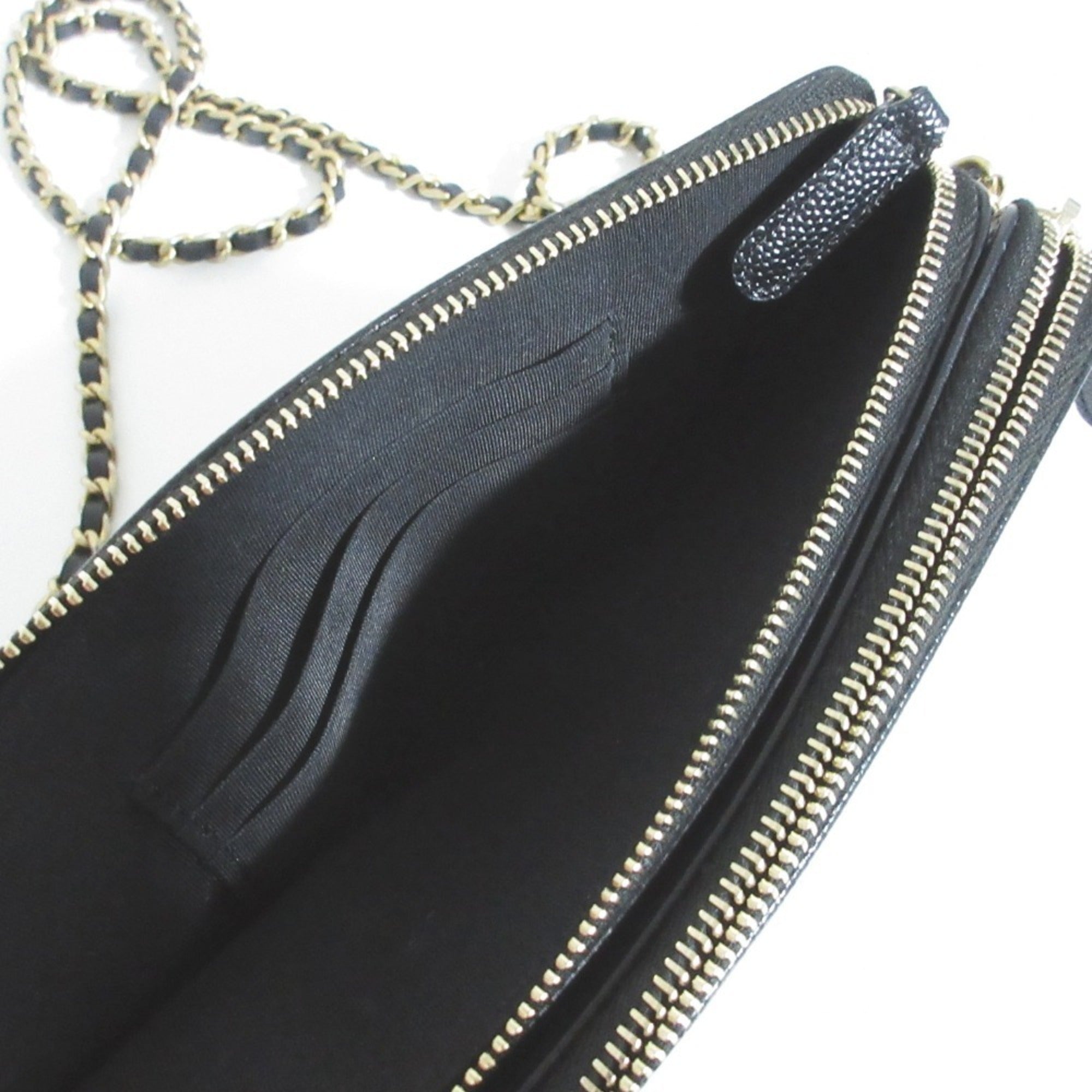 Chanel Black Grained Calfskin Shoulder Bag (Pre-Owned)