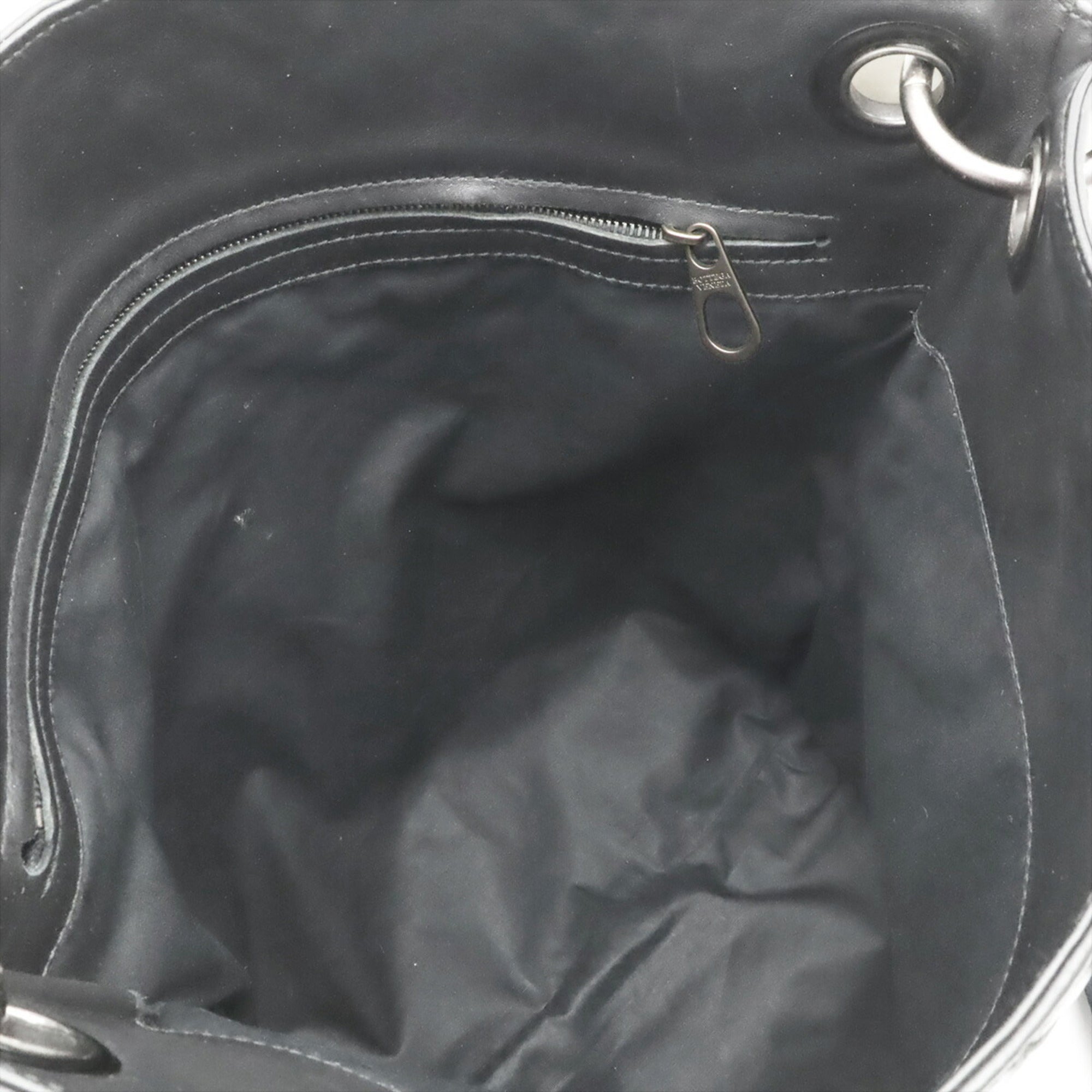 Bottega Veneta Black Leather Shoulder Bag (Pre-Owned)
