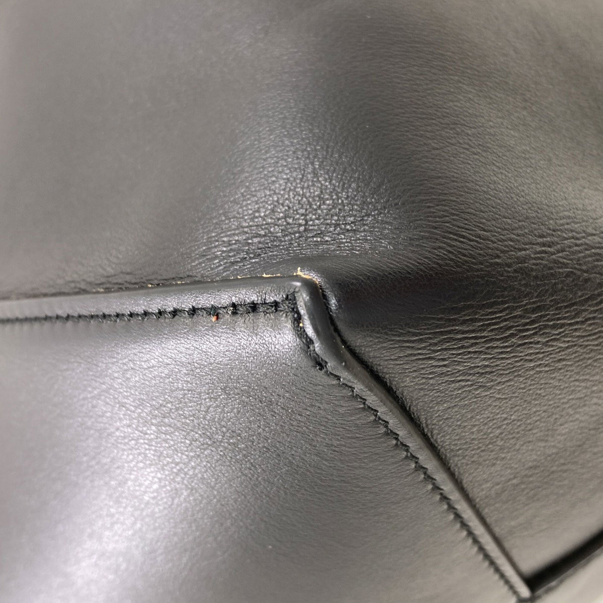 Loewe Black Leather Tote Bag (Pre-Owned)