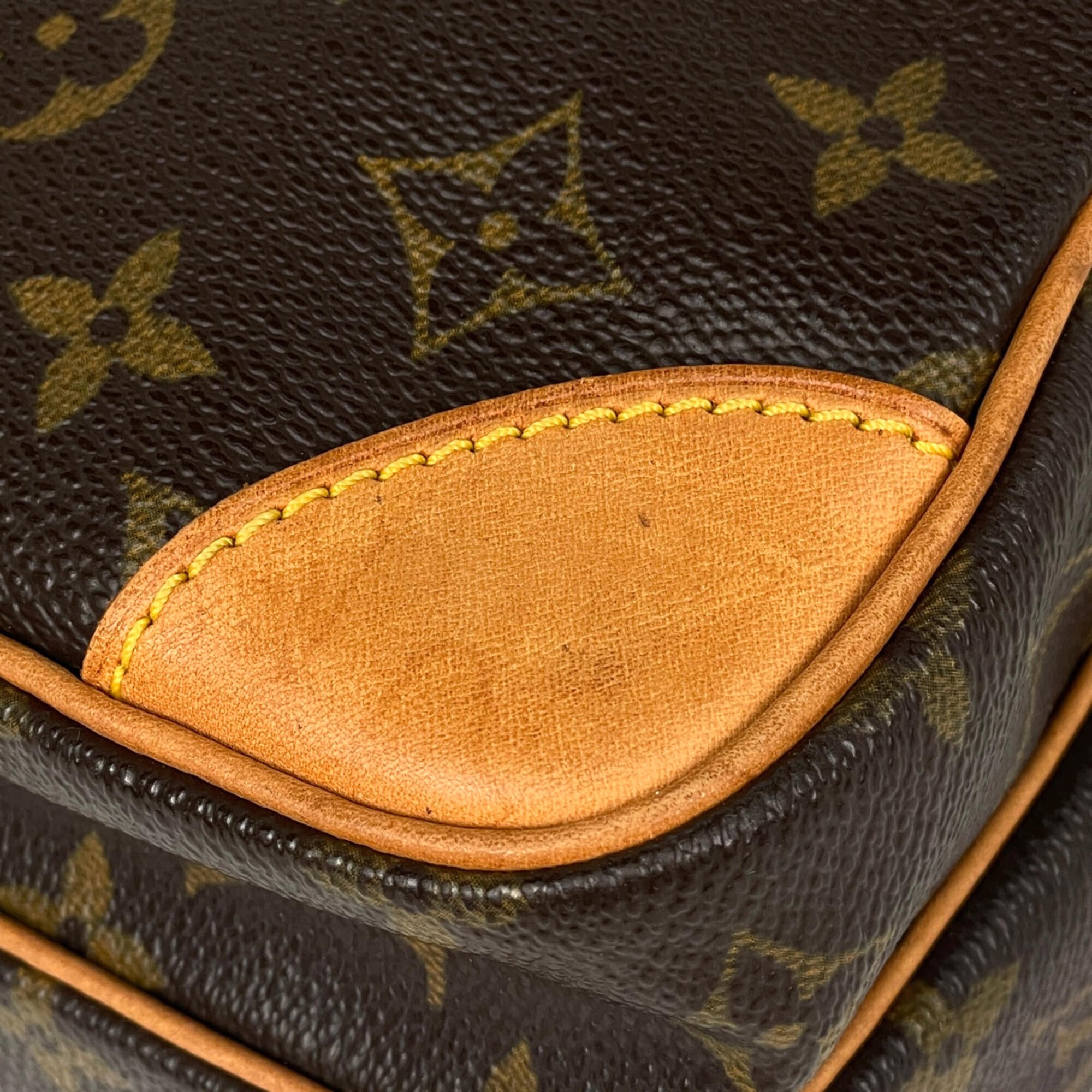 Louis Vuitton Brown Monogram Shoulder Bag (Pre-Owned)