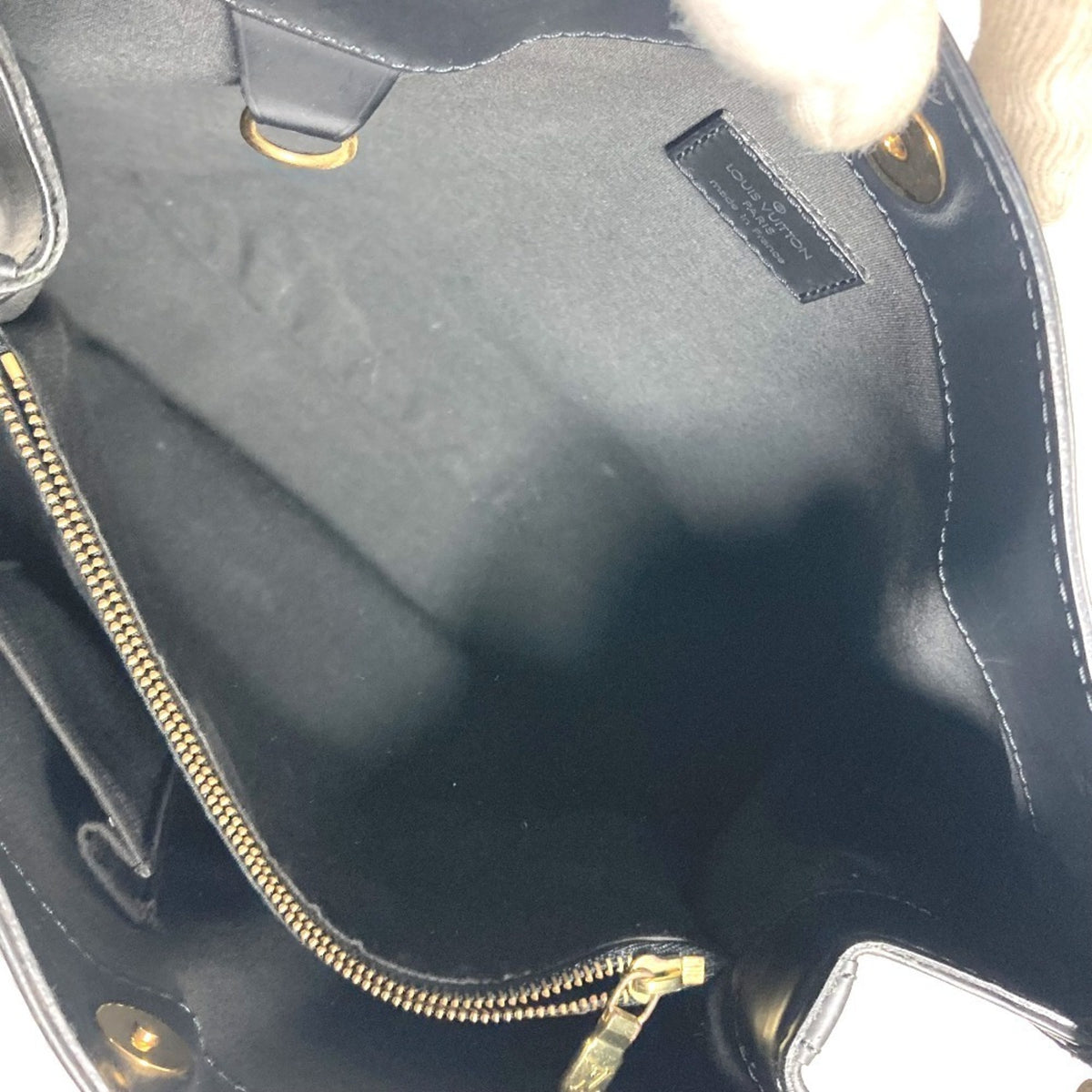 Louis Vuitton Black Noir Epi Leather Shoulder Bag (Pre-Owned)
