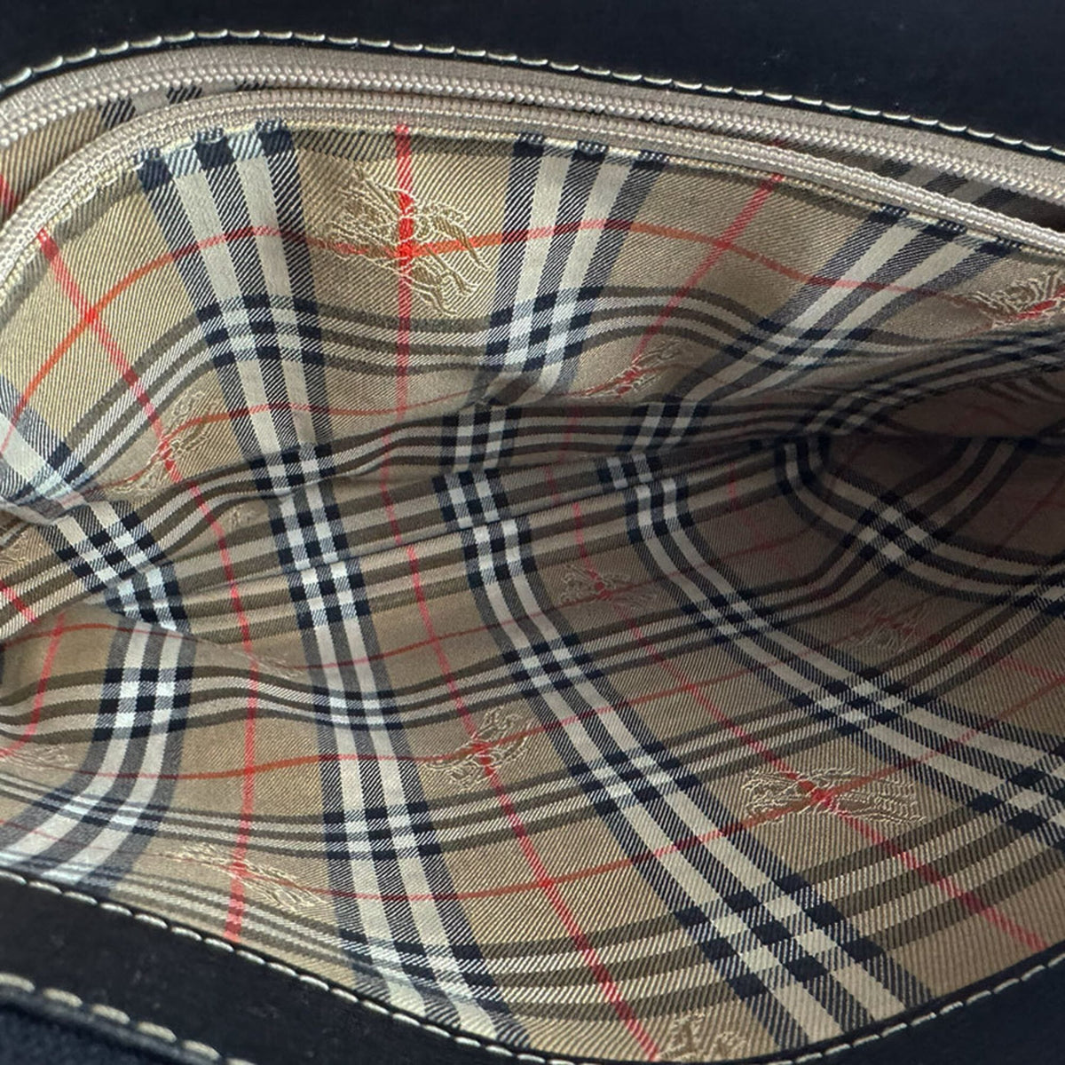 Burberry Black Leather Shoulder Bag (Pre-Owned)