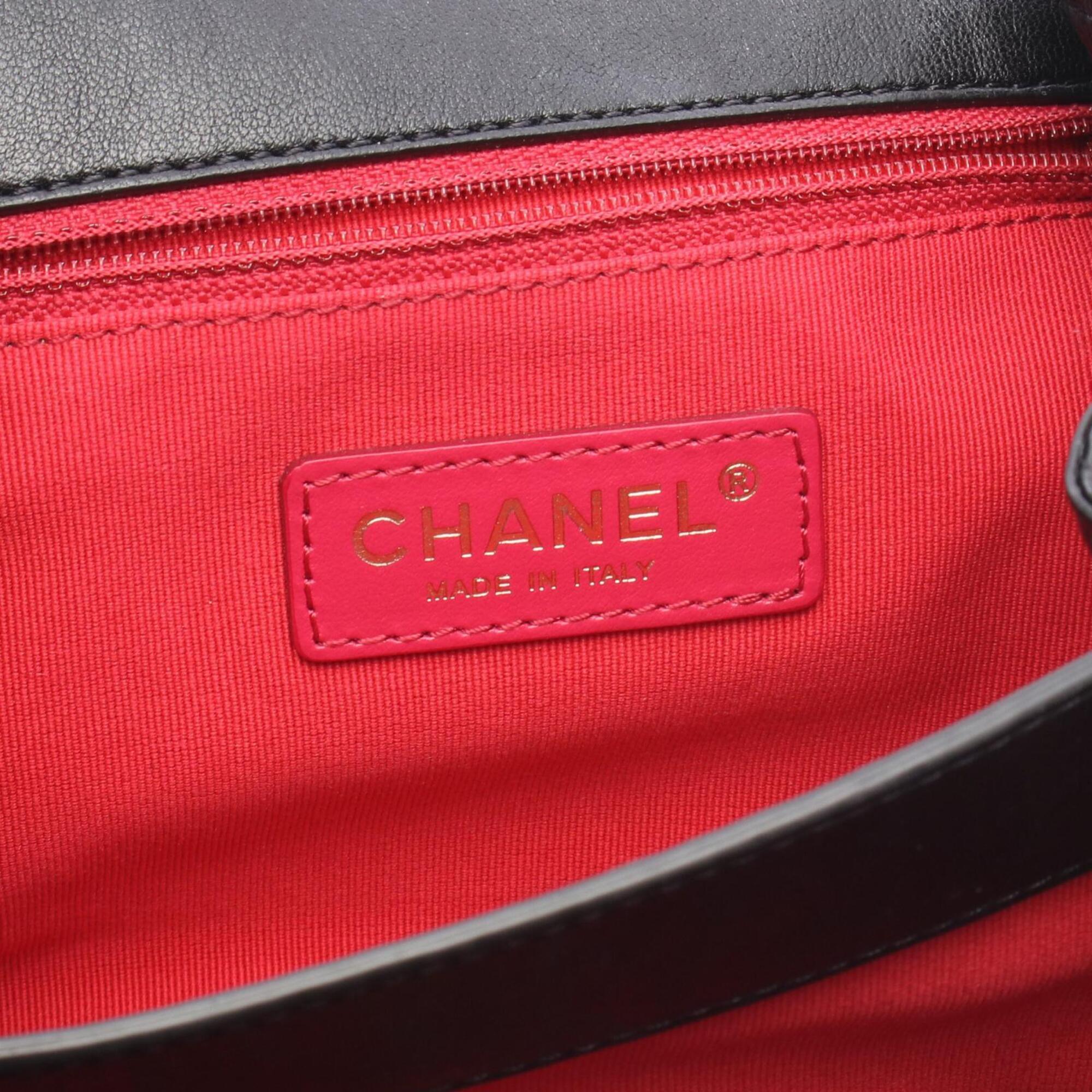 Chanel Matelasse Black Leather Handbag Shoulder Bag (Pre-Owned)