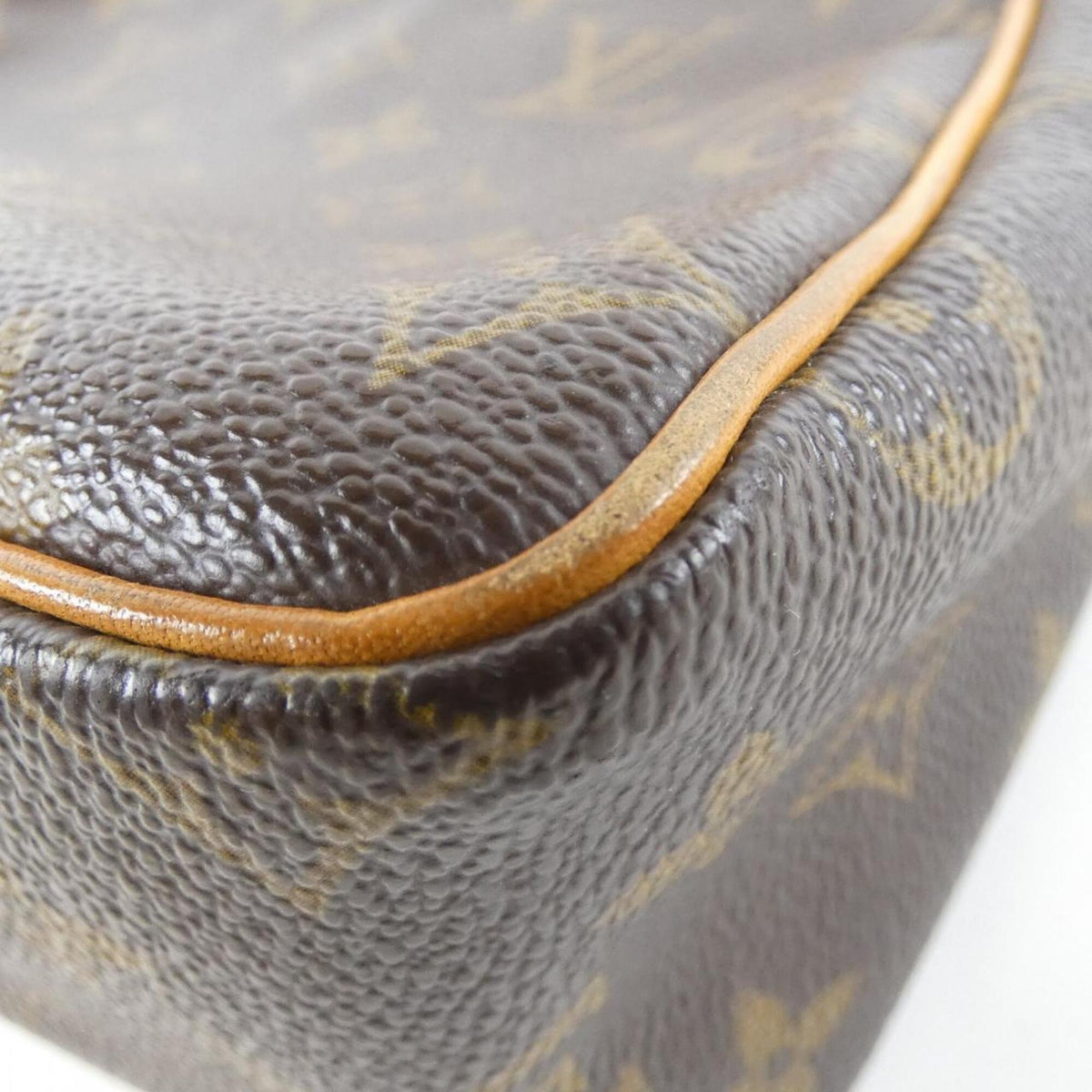 Louis Vuitton Brown Coated Canvas Shoulder Bag (Pre-Owned)