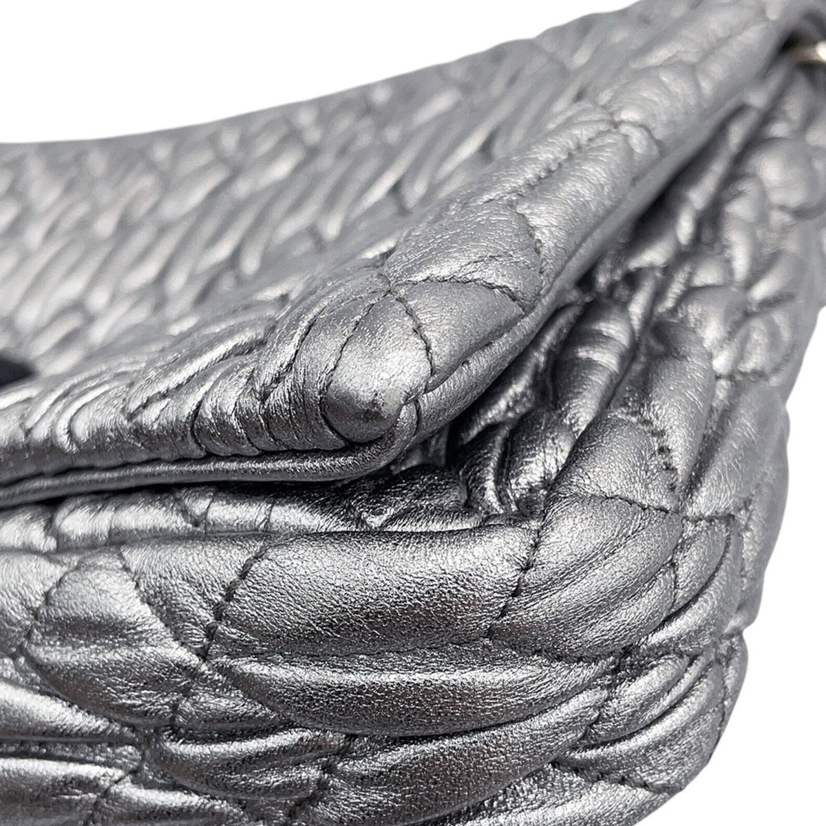 Miu Miu Matelasse Silver Shoulder Bag (Pre-Owned)
