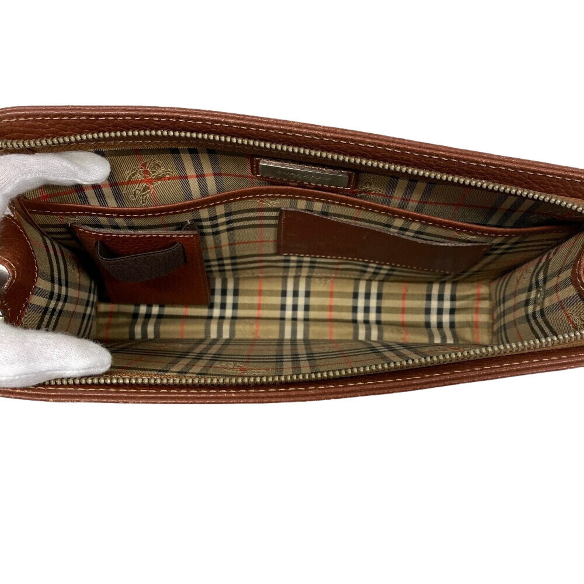 Burberry Brown Leather Clutch Bag (Pre-Owned)