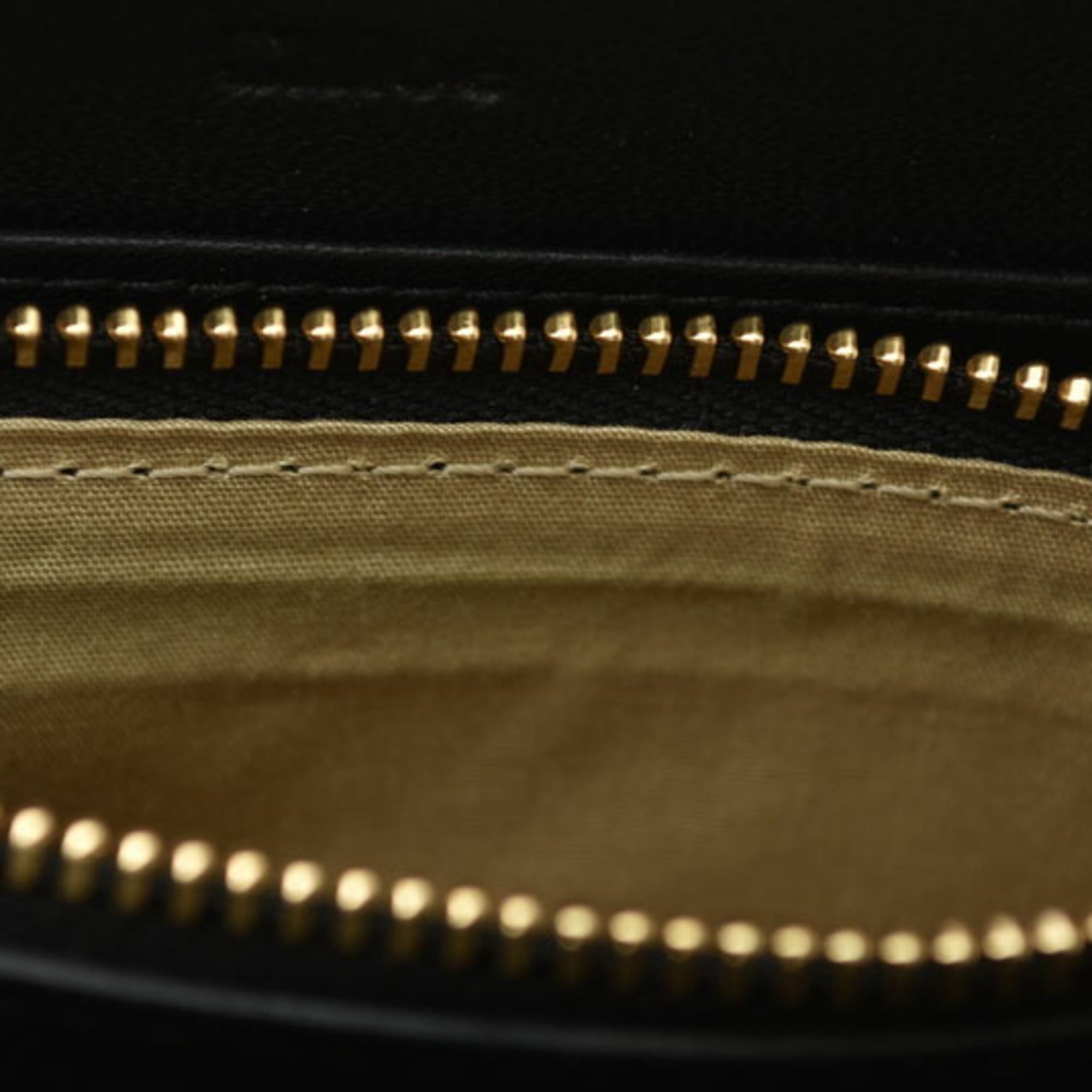 Chloé Black Leather Long Wallet (Bi-Fold) (Pre-Owned)