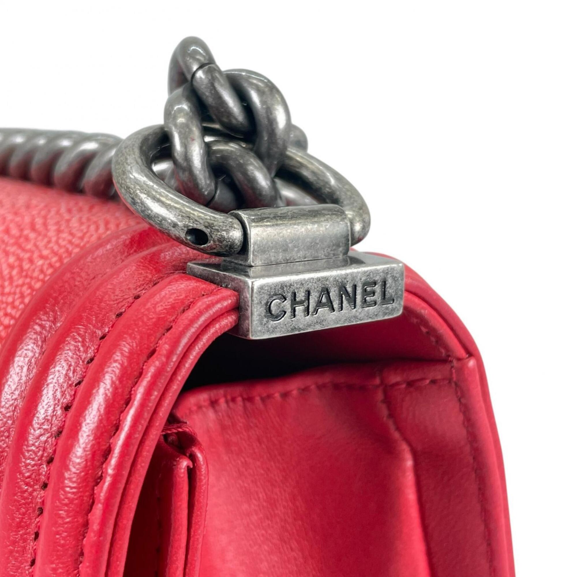 Chanel Red Color Leather Shoulder Bag (Pre-Owned)