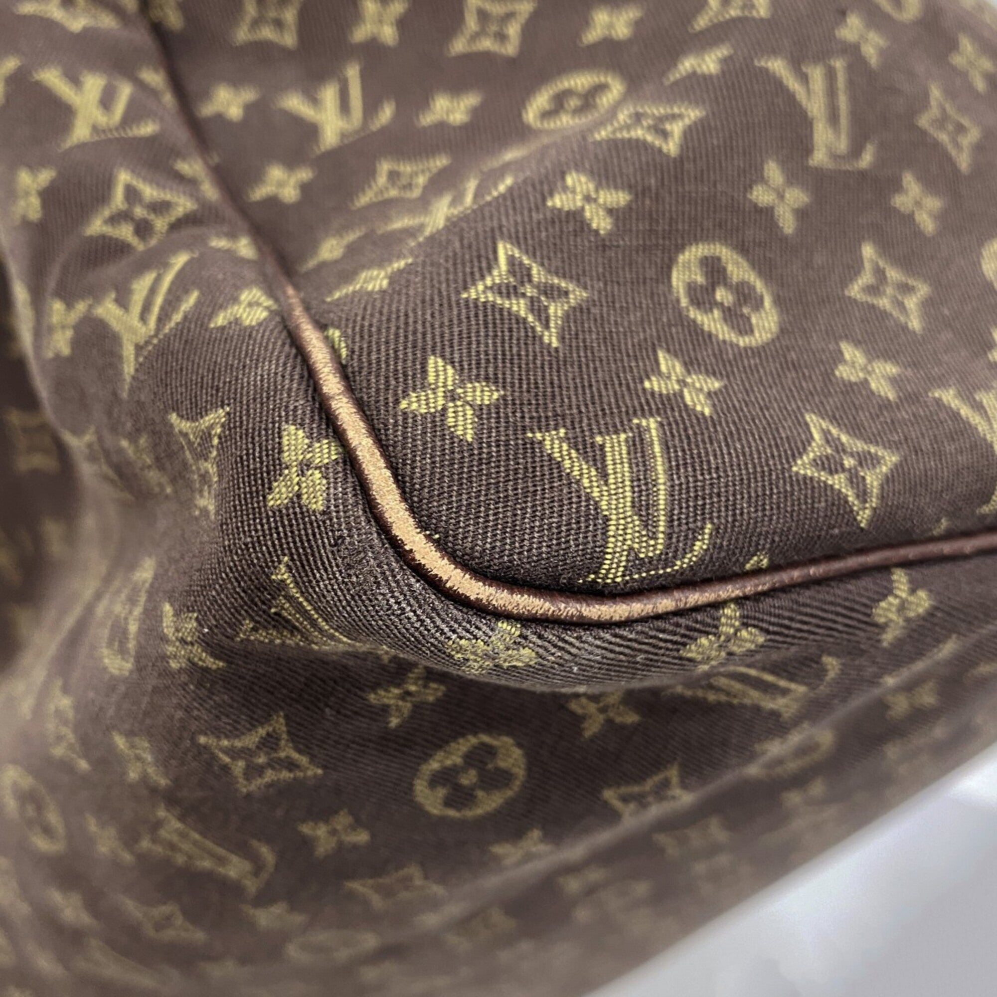 Louis Vuitton Ebene Handbag (Pre-Owned)
