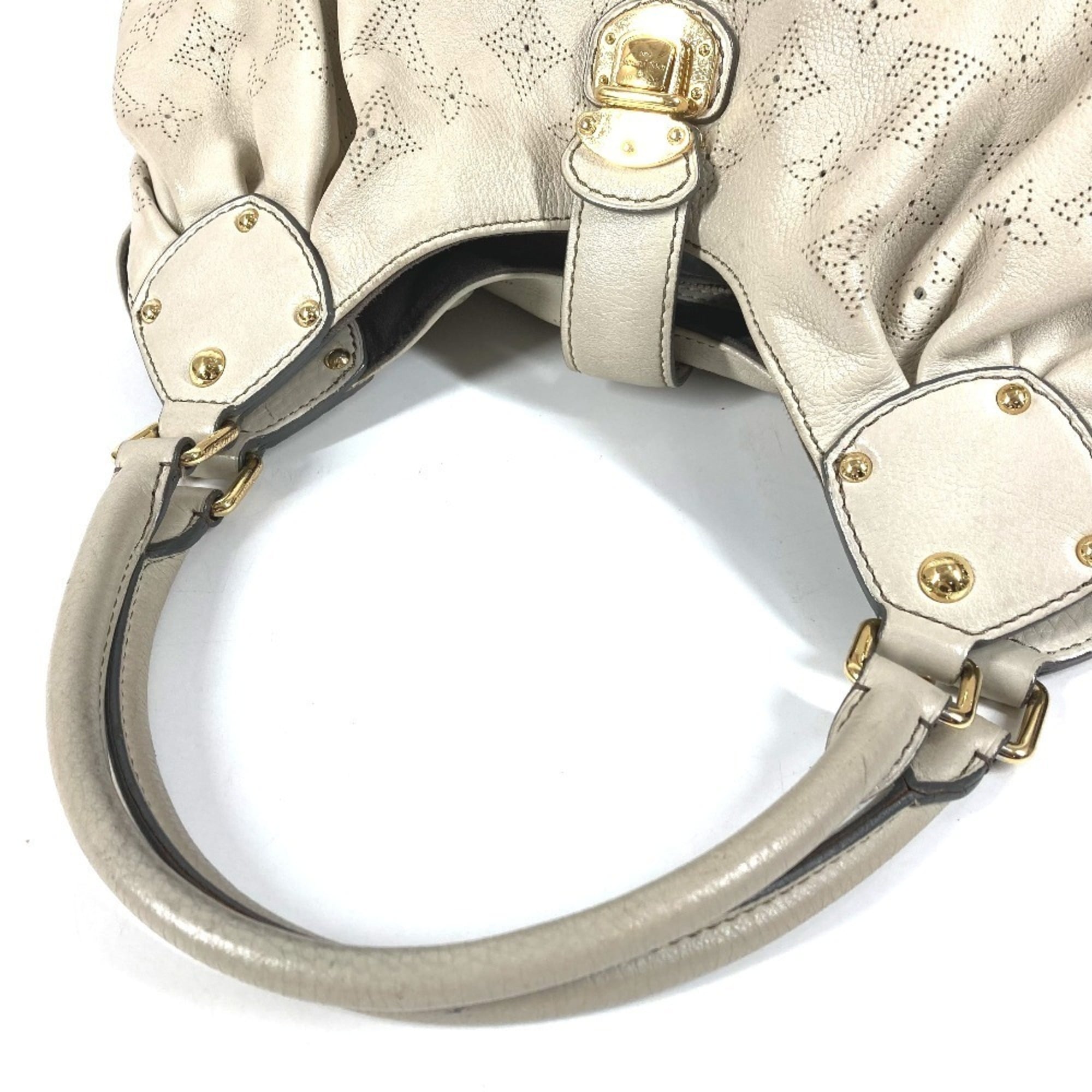 Louis Vuitton Mahina White Mahina Leather Handbag Shoulder Bag (Pre-Owned)