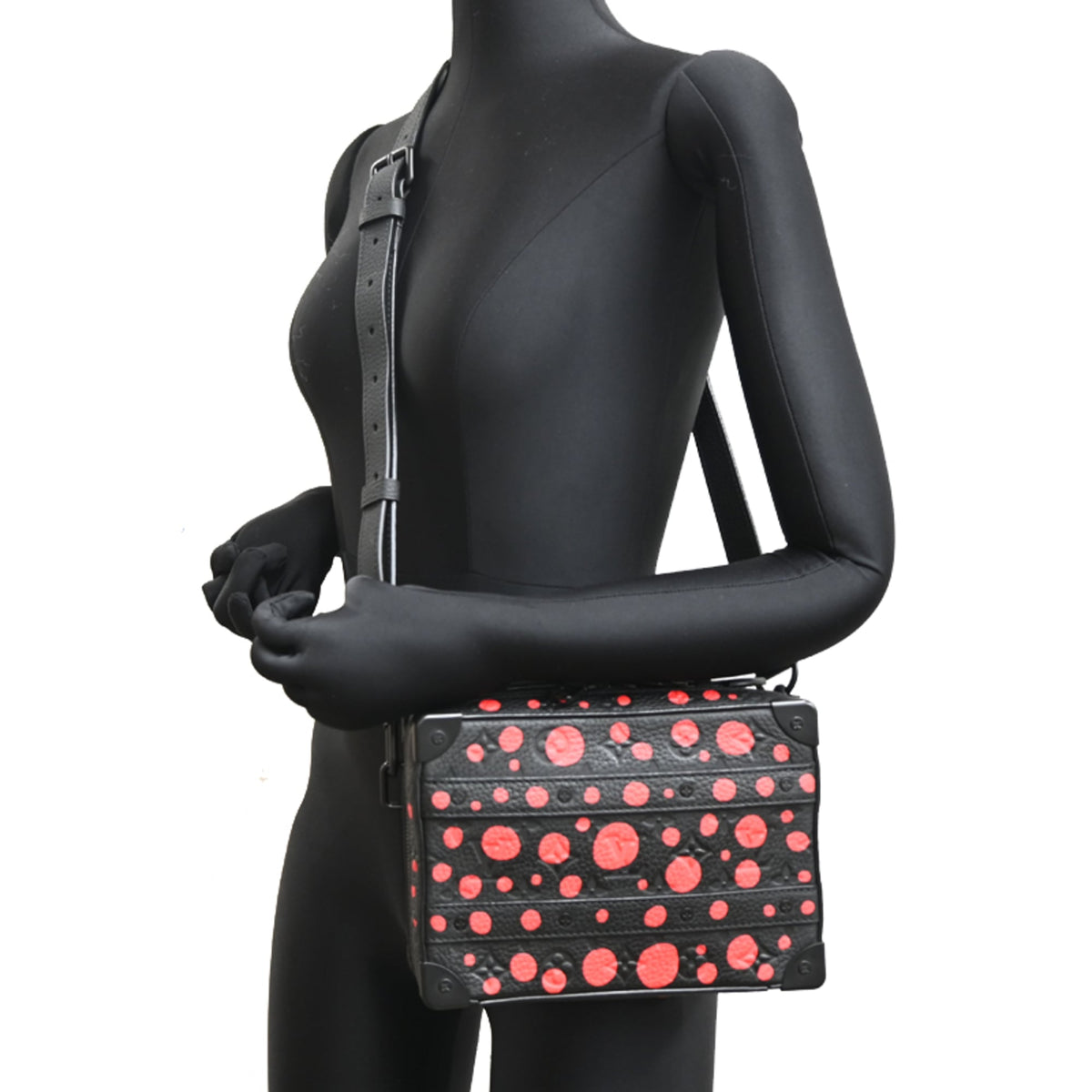 Louis Vuitton Noir Red Color Monogram Leather Handbag (Pre-Owned)
