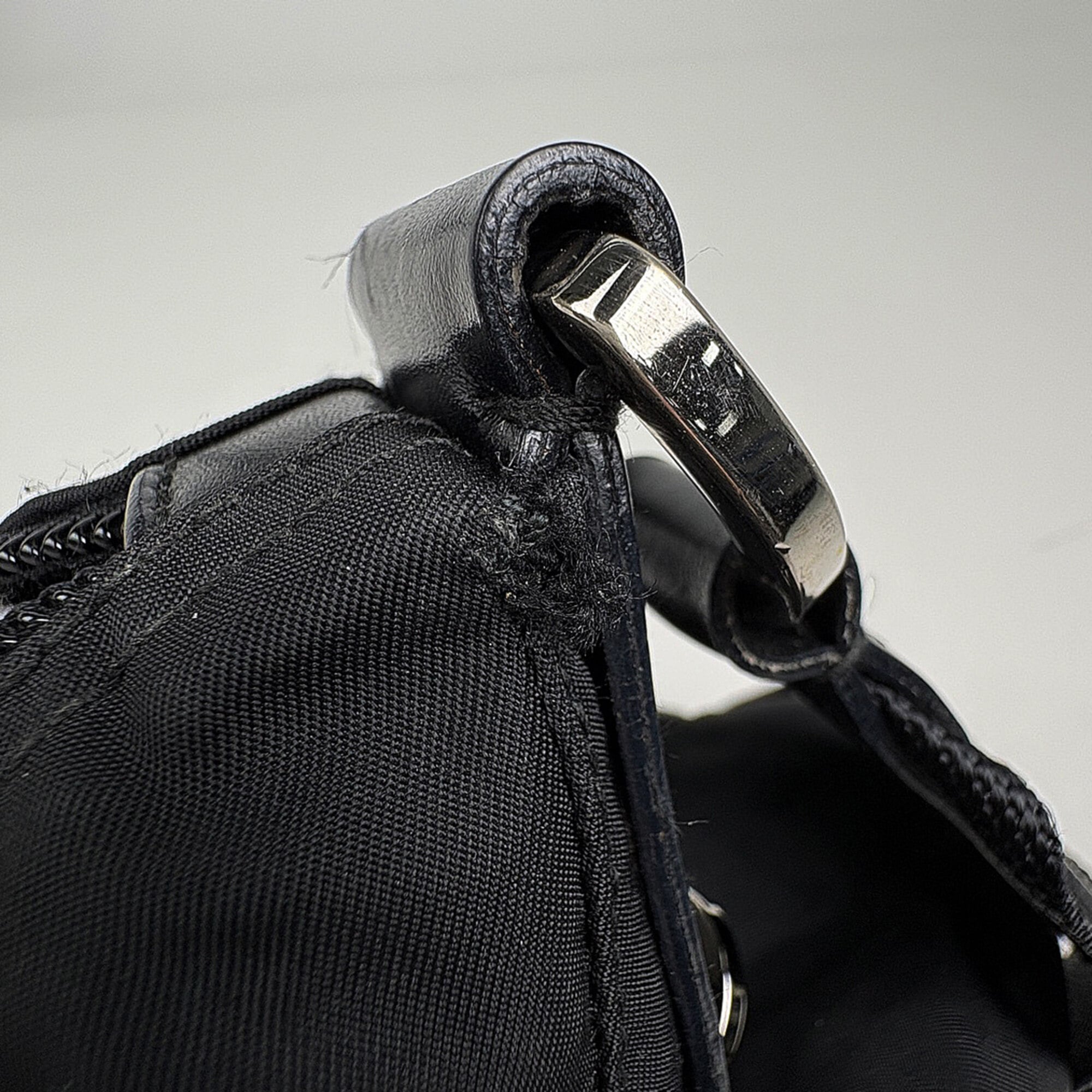 Prada Black Nylon Leather Messenger Bag Shoulder Bag (Pre-Owned)
