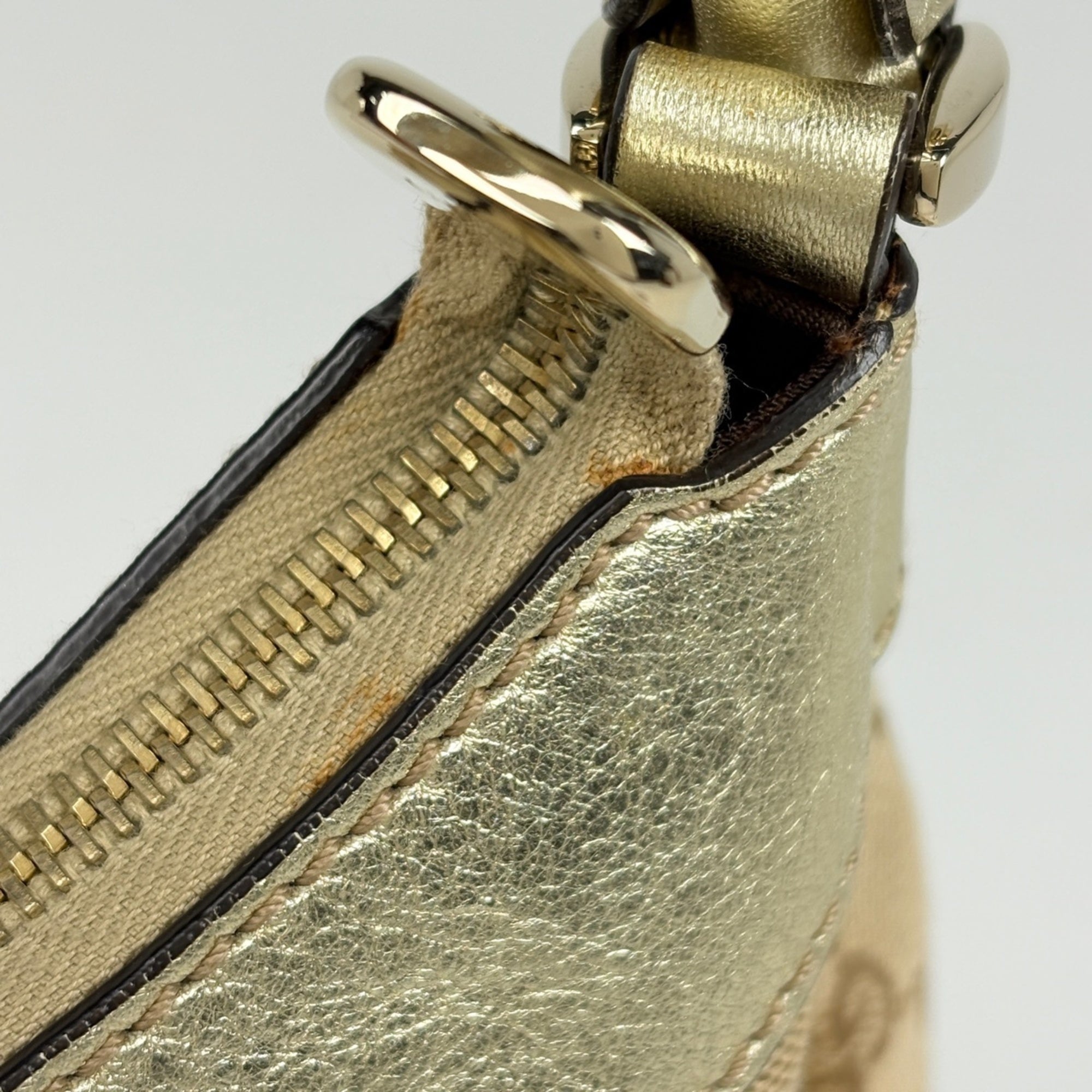 Gucci Beige Gold Gg Canvas Leather Handbag Shoulder Bag (Pre-Owned)
