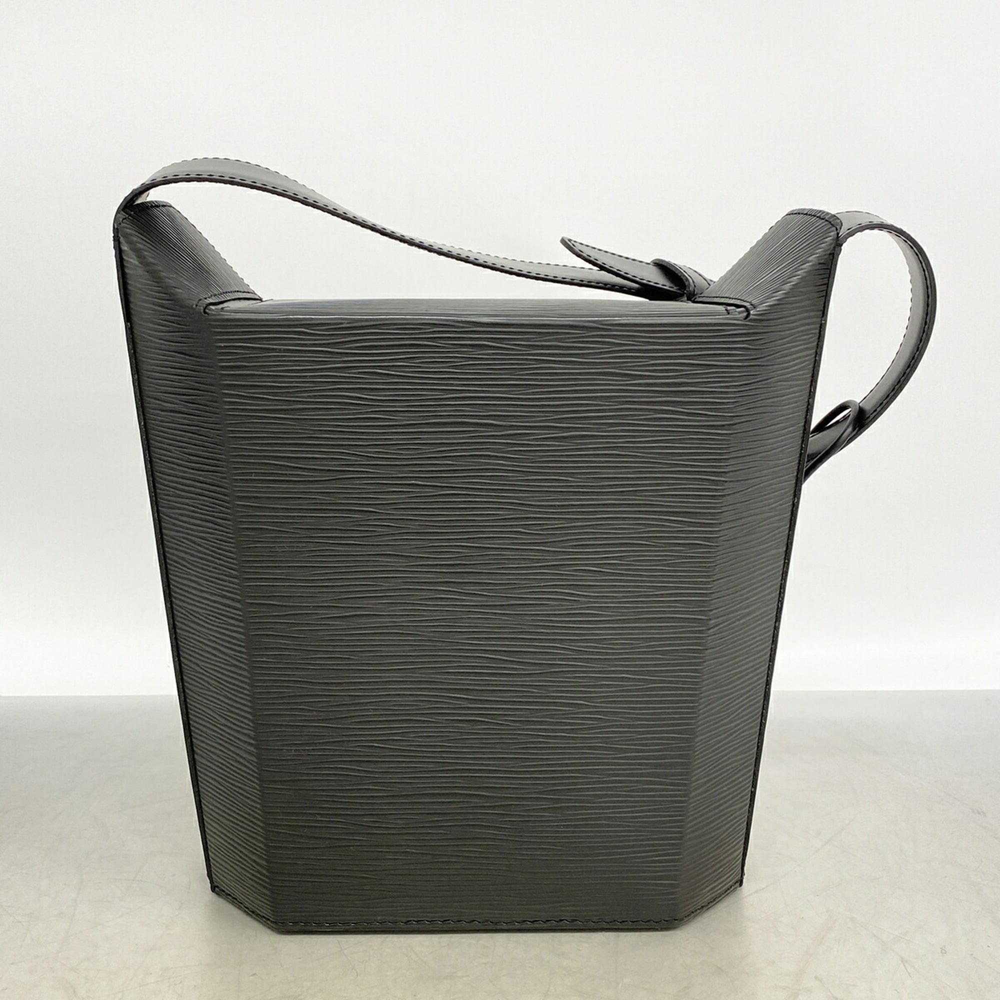 Louis Vuitton Noir Shoulder Bag (Pre-Owned)