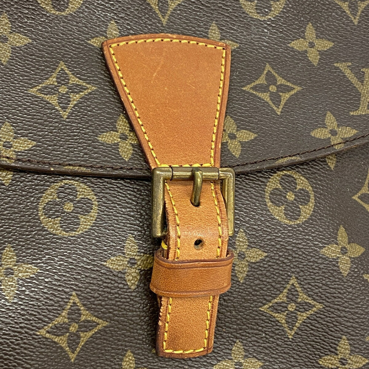 Louis Vuitton Brown Shoulder Bag (Pre-Owned)