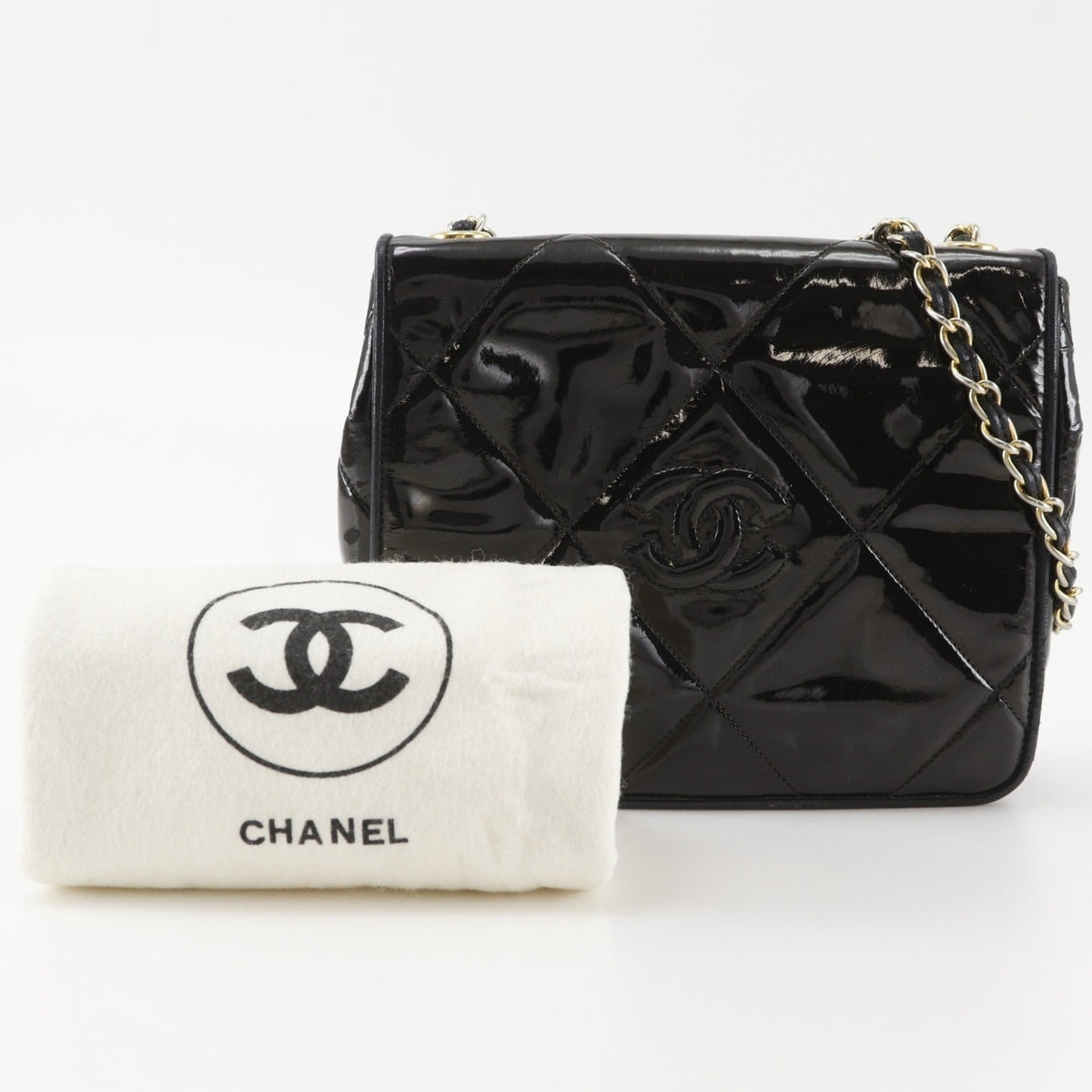 Chanel Black Gold Patent Leather Leather Shoulder Bag (Pre-Owned)