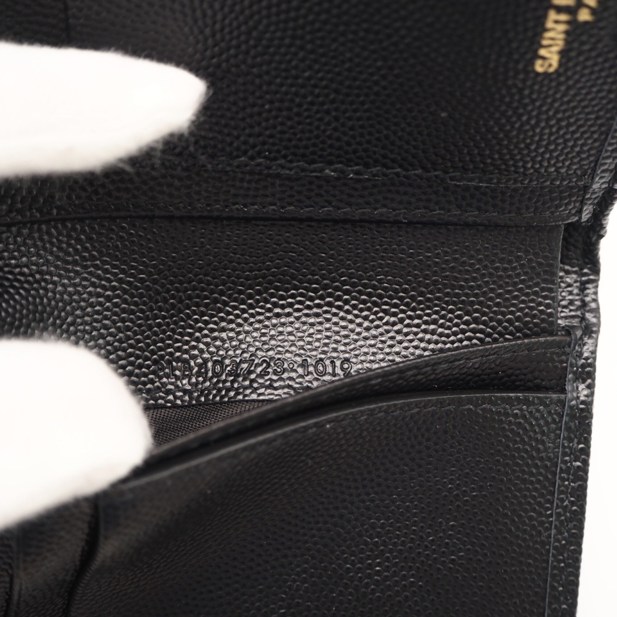 Yves Saint Laurent Black Leather Wallet (Bi-Fold) (Pre-Owned)