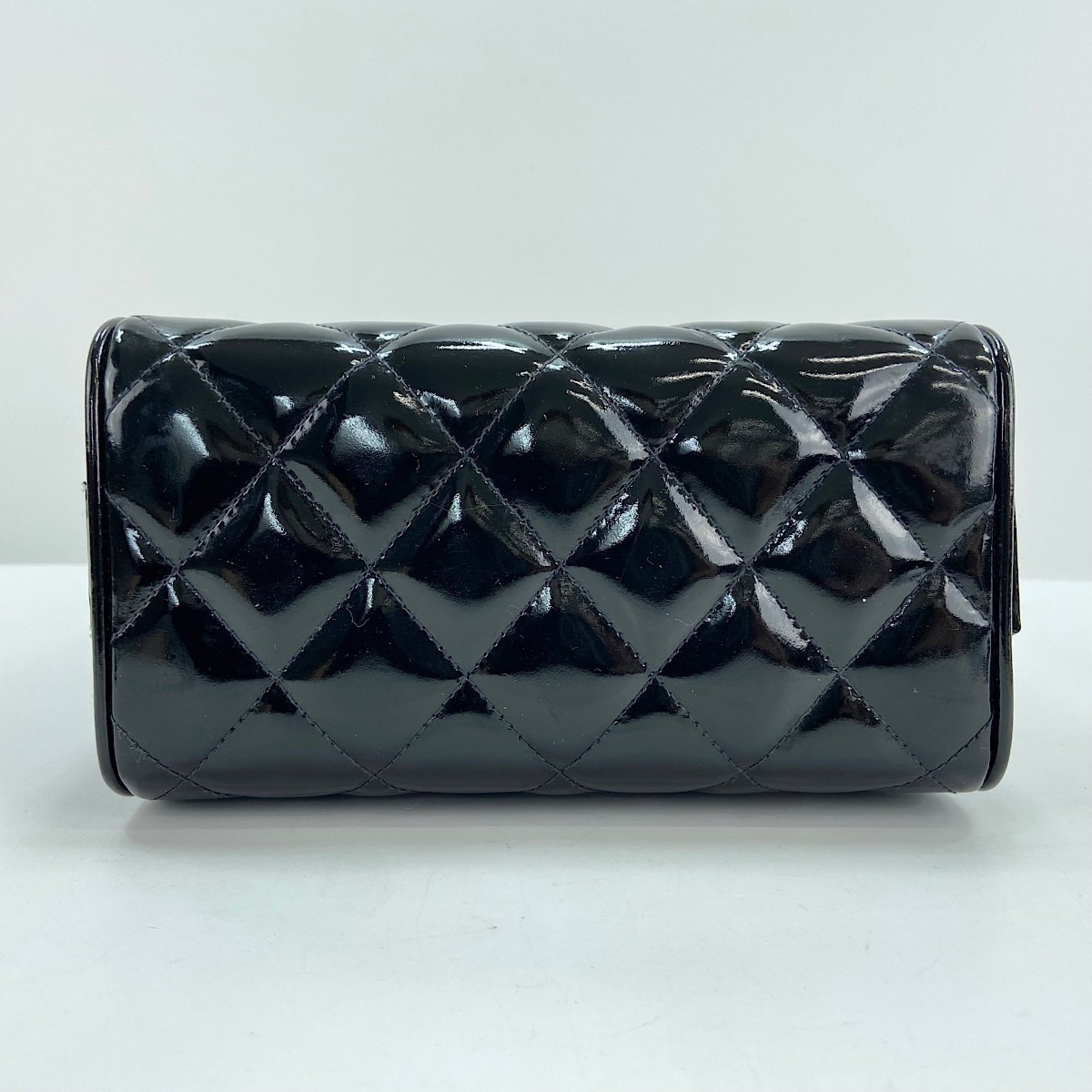 Chanel Matelasse Black Leather Handbag (Pre-Owned)