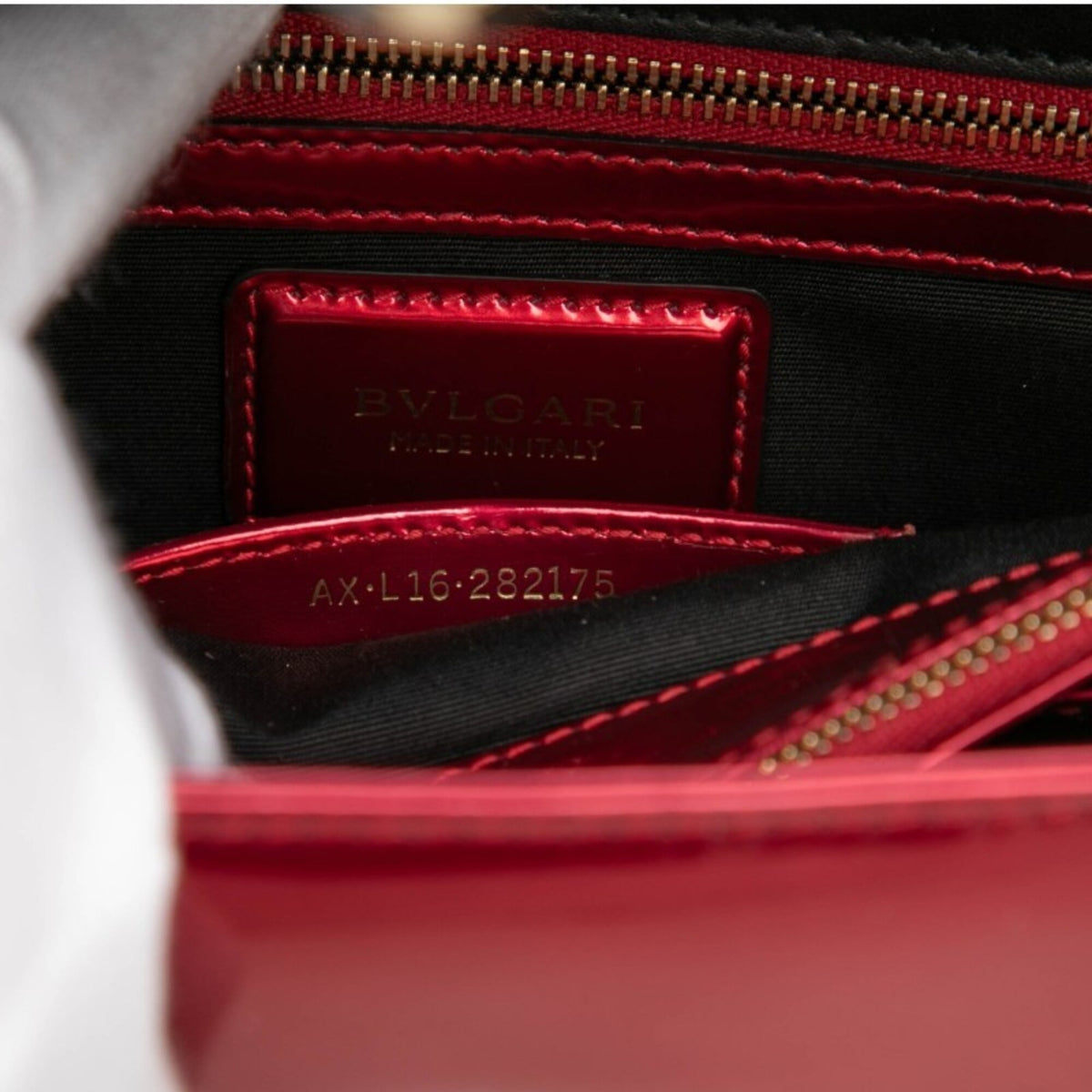 Bvlgari Red Color Leather Shoulder Bag (Pre-Owned)