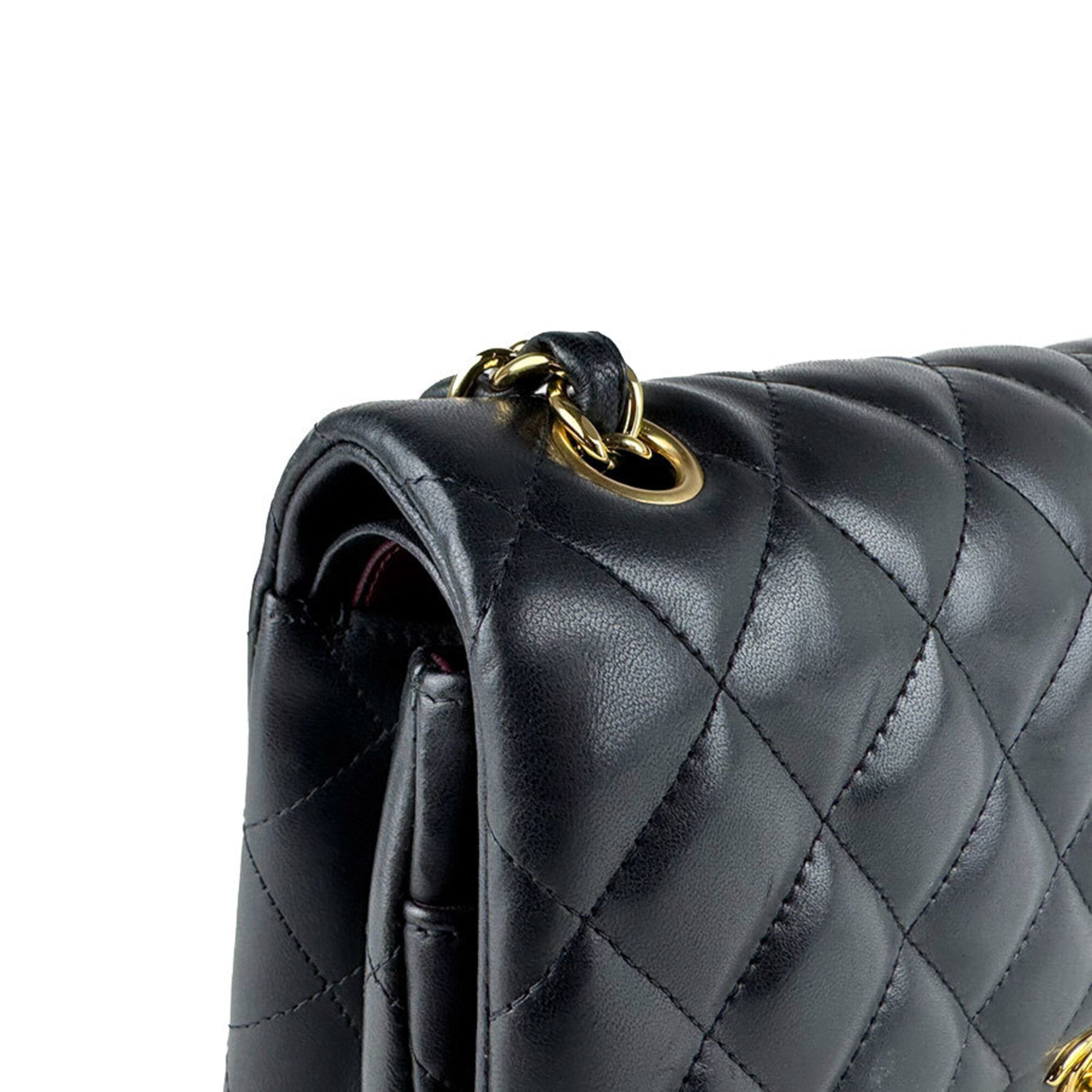 Chanel Black Leather Shoulder Bag (Pre-Owned)