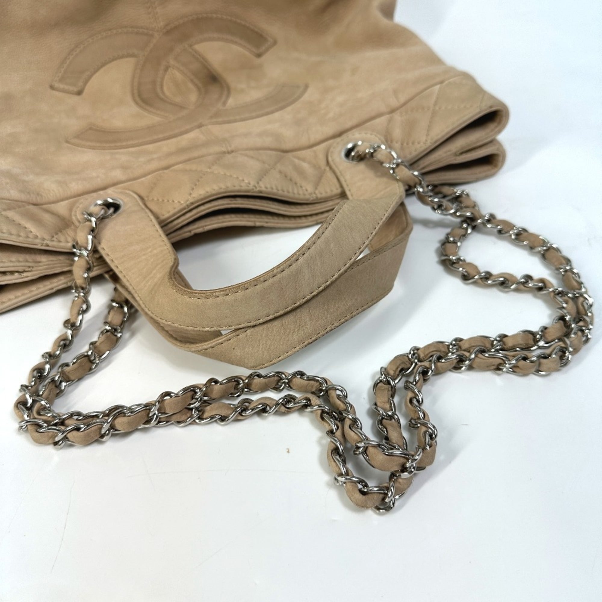 Chanel Beige Suede Shoulder Bag Tote Bag (Pre-Owned)