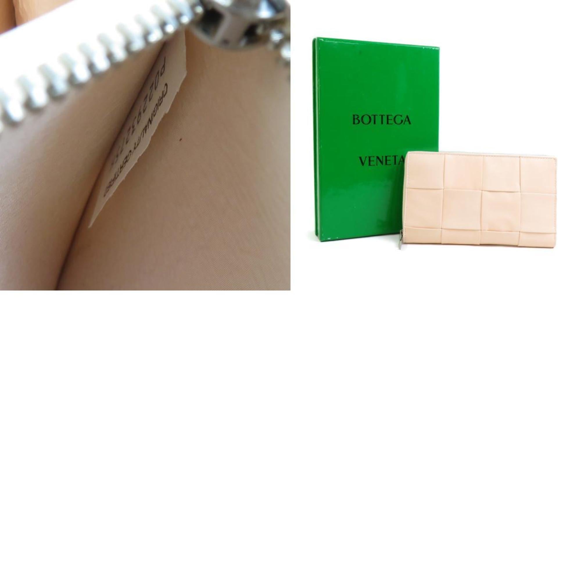 Bottega Veneta Beige Leather Long Wallet (Bi-Fold) (Pre-Owned)