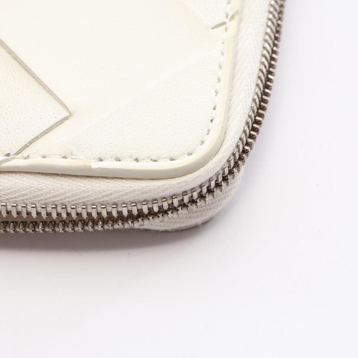 Bottega Veneta White Leather Coin Purse/Coin Case (Pre-Owned)