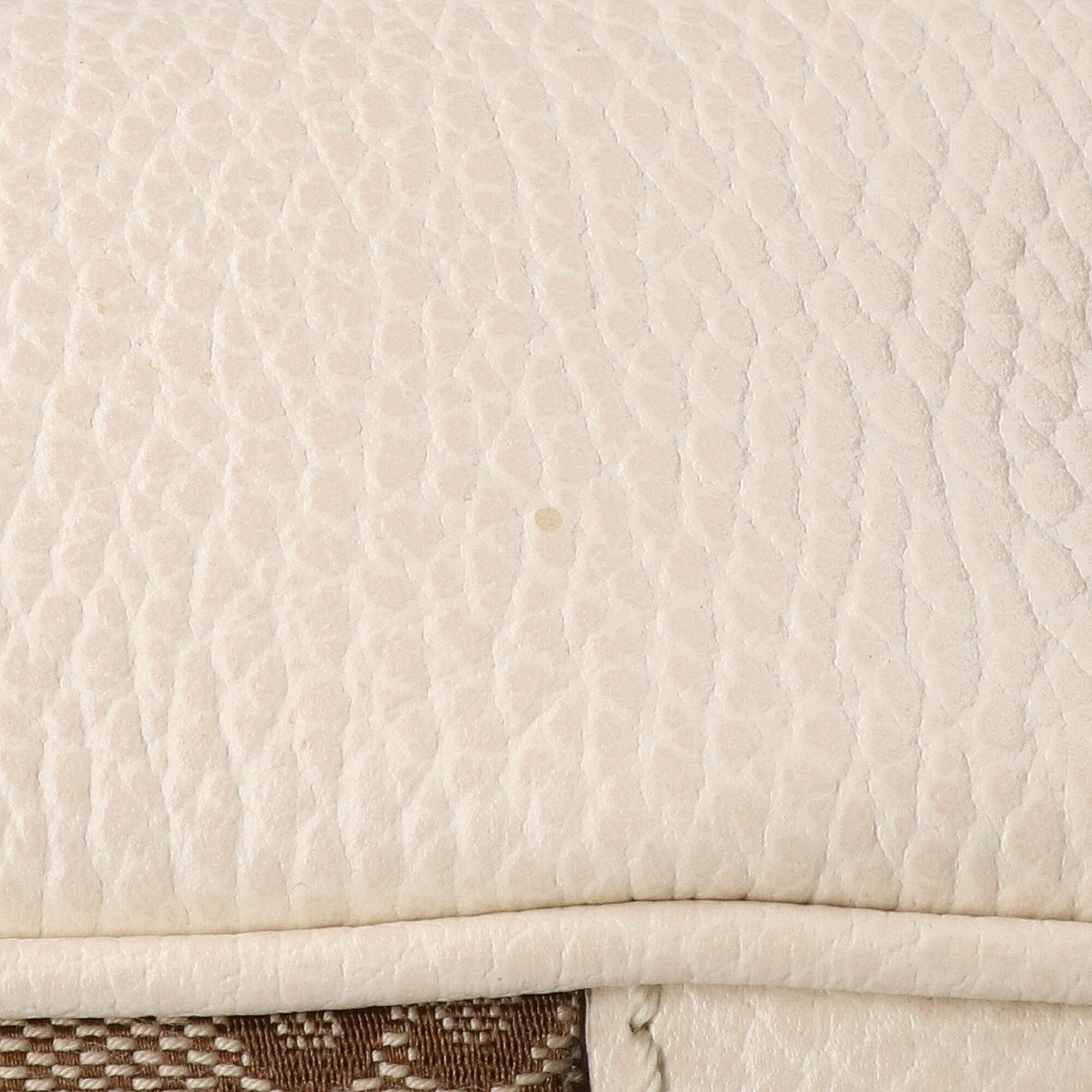 Gucci Ivory Gg Canvas Shoulder Bag (Pre-Owned)