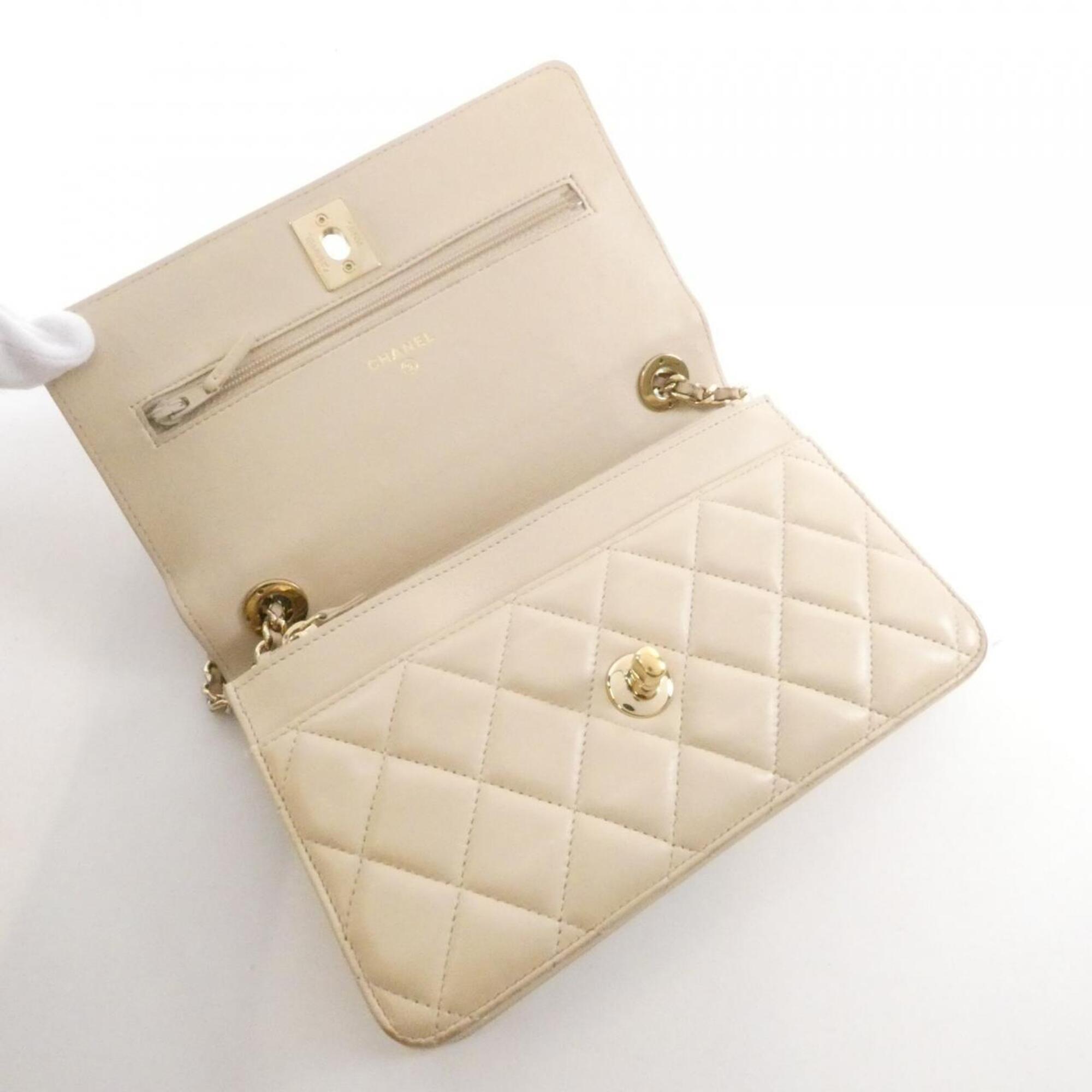Chanel Beige Leather Chain/Shoulder Wallet (Pre-Owned)