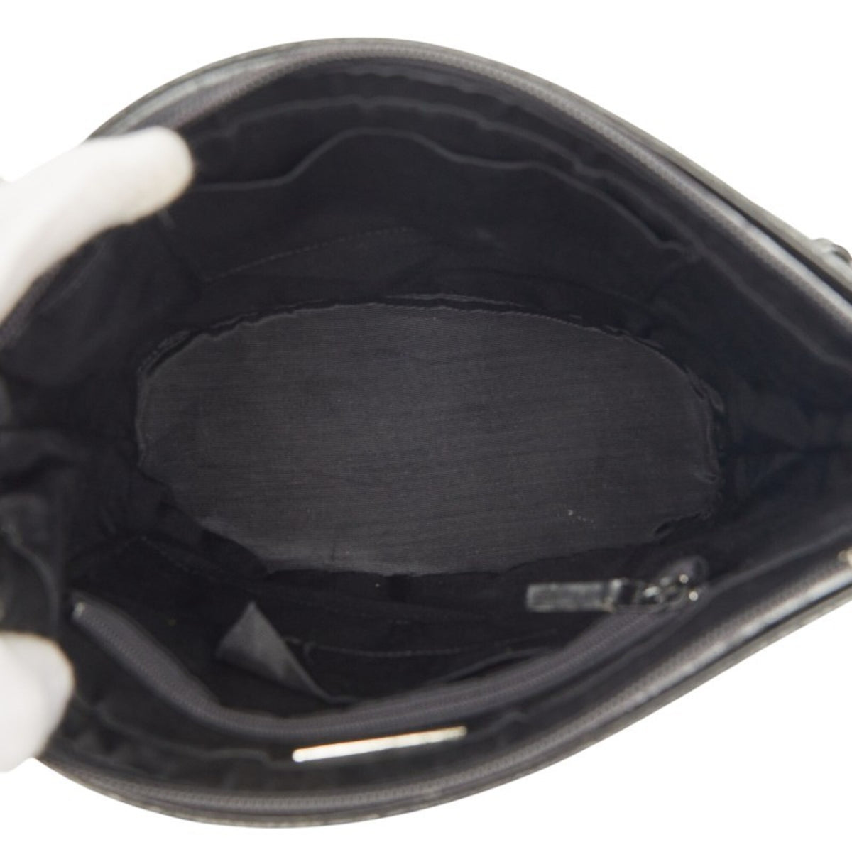 Burberry Black Leather Shoulder Bag (Pre-Owned)