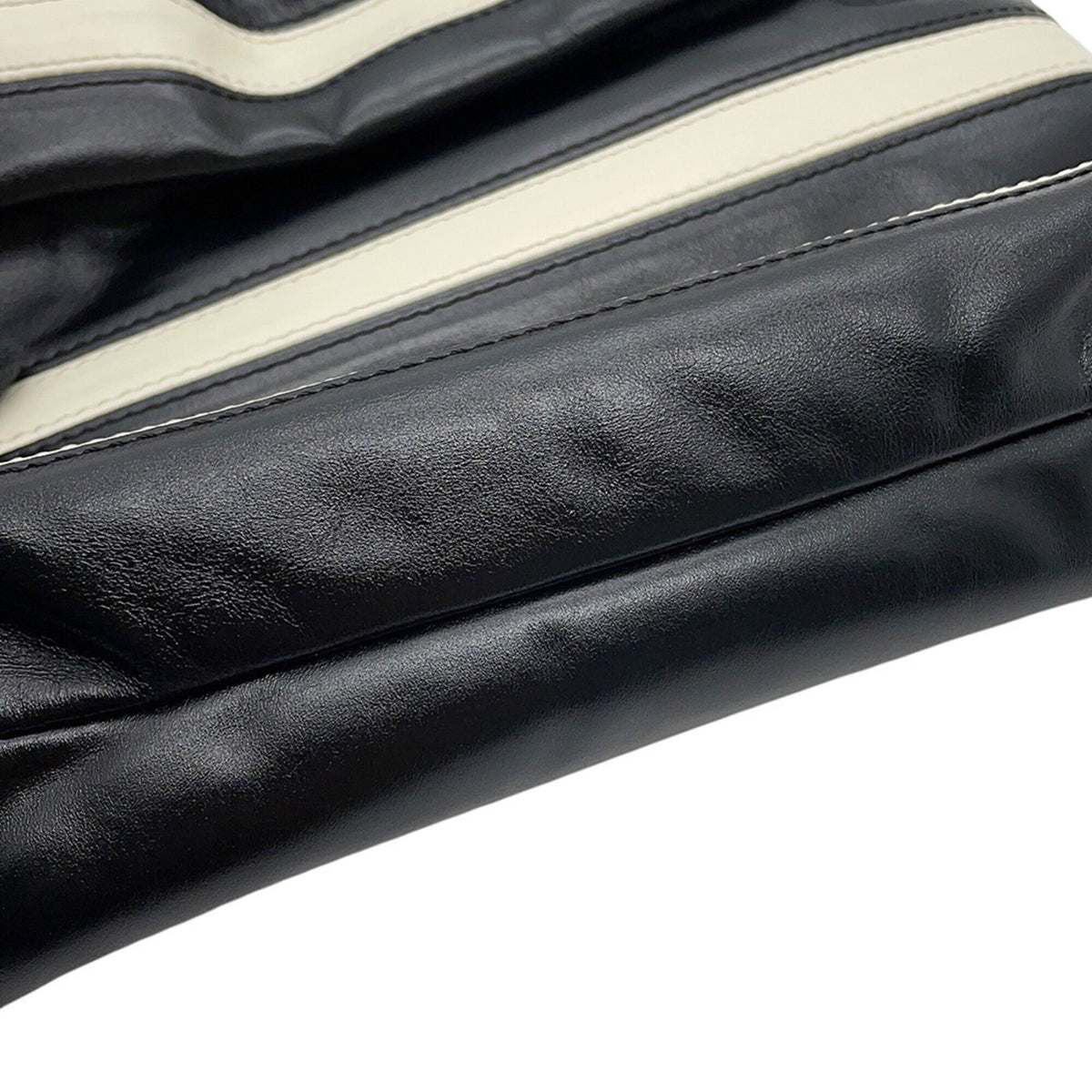 Chanel Black White Handbag Shoulder Bag (Pre-Owned)