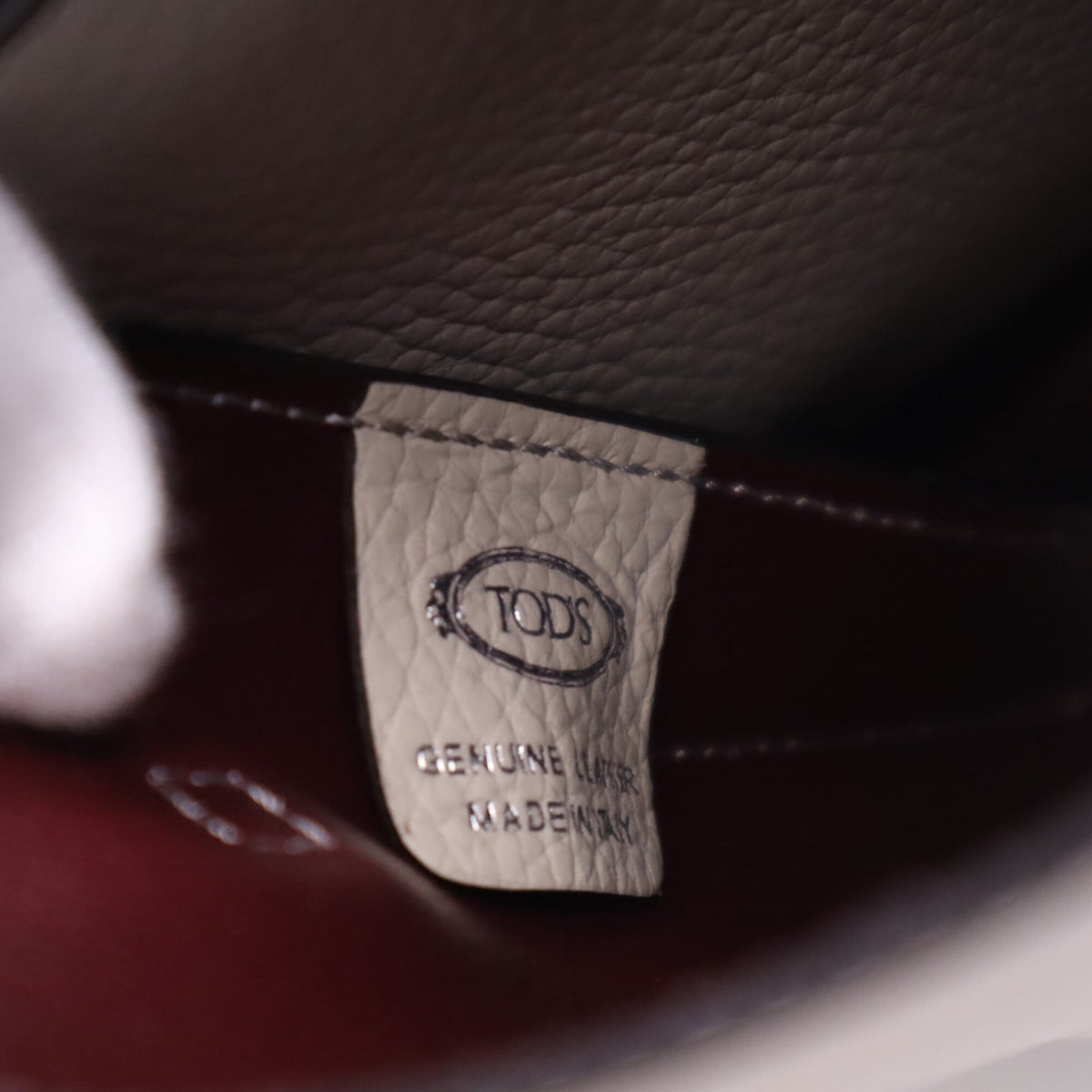 Tod's Beige Bordeaux Shoulder Bag (Pre-Owned)