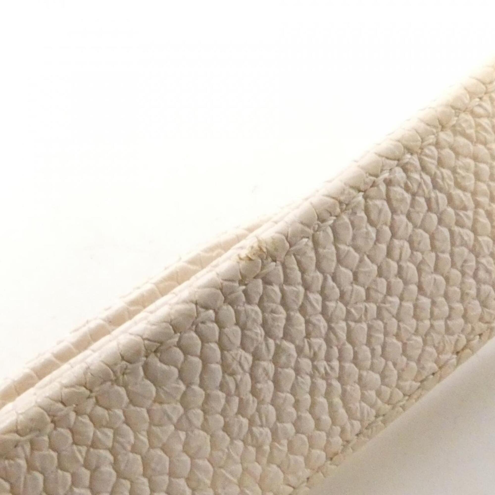 Chanel Boy Chanel White Grained Calfskin Shoulder Bag (Pre-Owned)