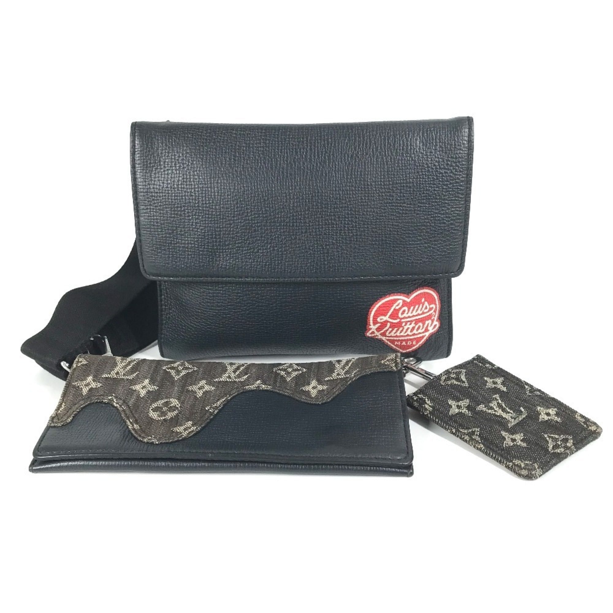 Louis Vuitton Black Monogram Monogram Denim Pouch Shoulder Bag (Pre-Owned)