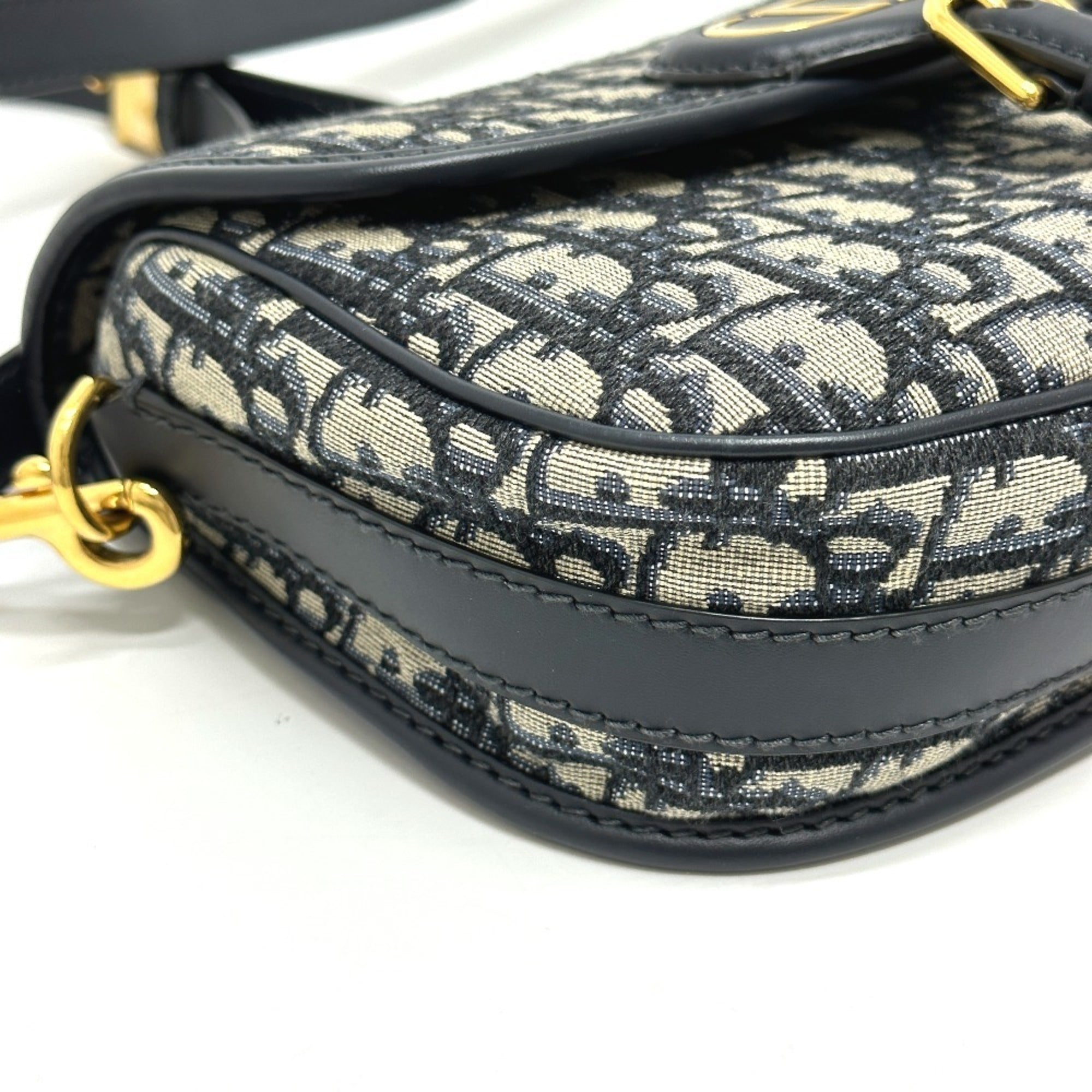 Christian Dior Gray Leather Shoulder Bag (Pre-Owned)
