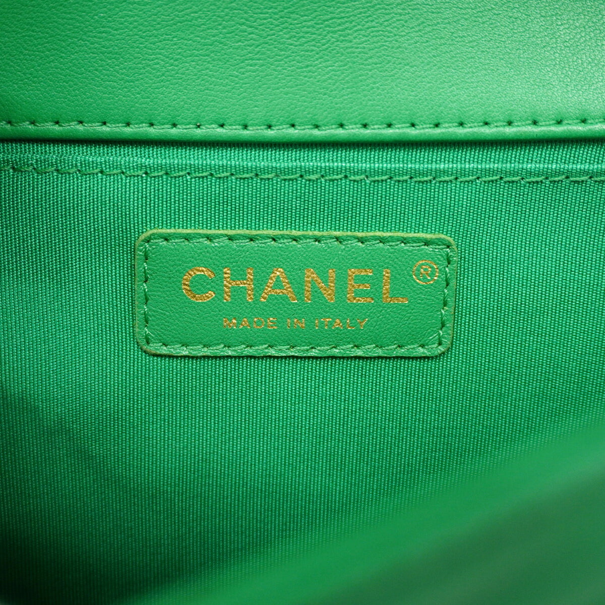 Chanel Green Leather Shoulder Bag (Pre-Owned)
