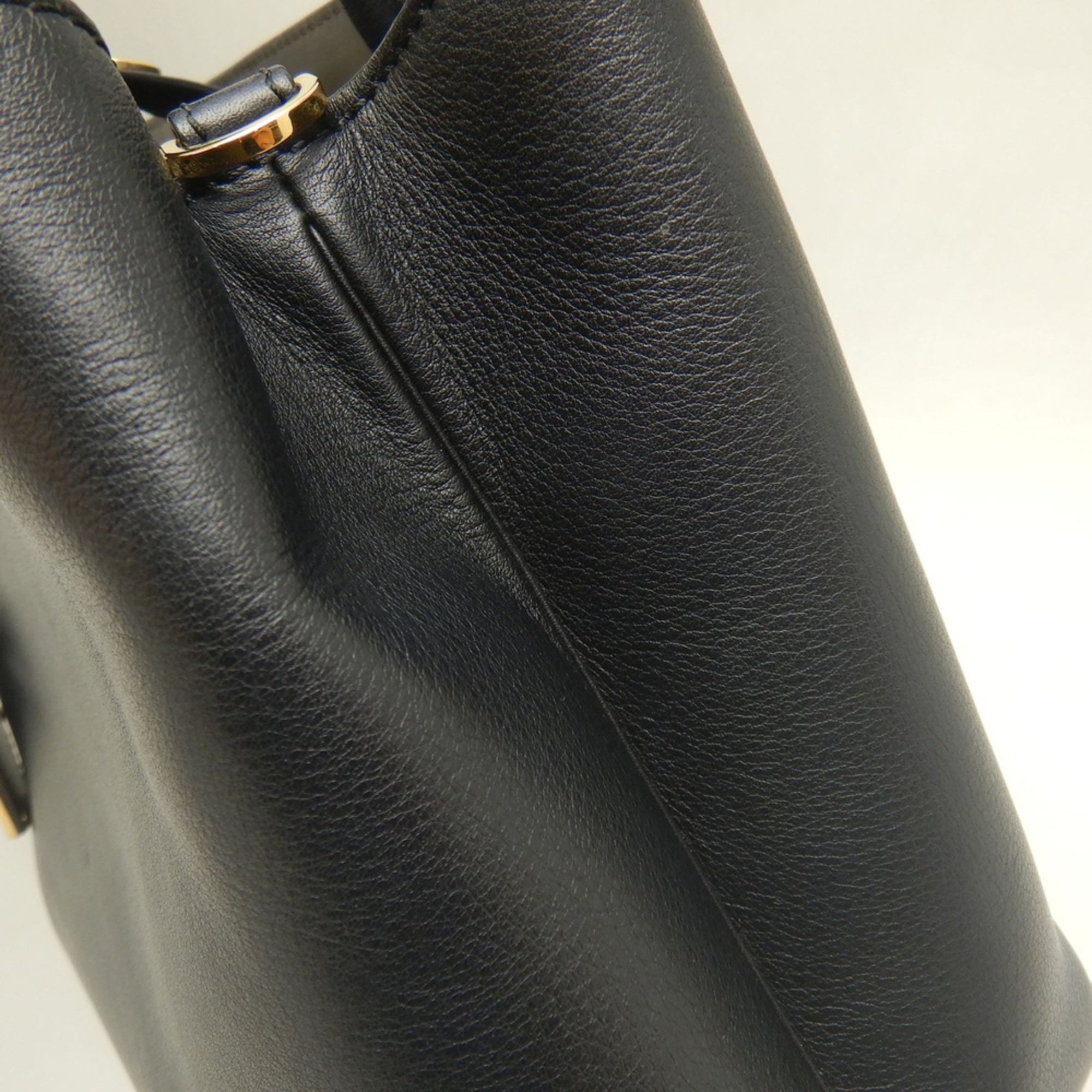 Fendi Black Leather Handbag (Pre-Owned)