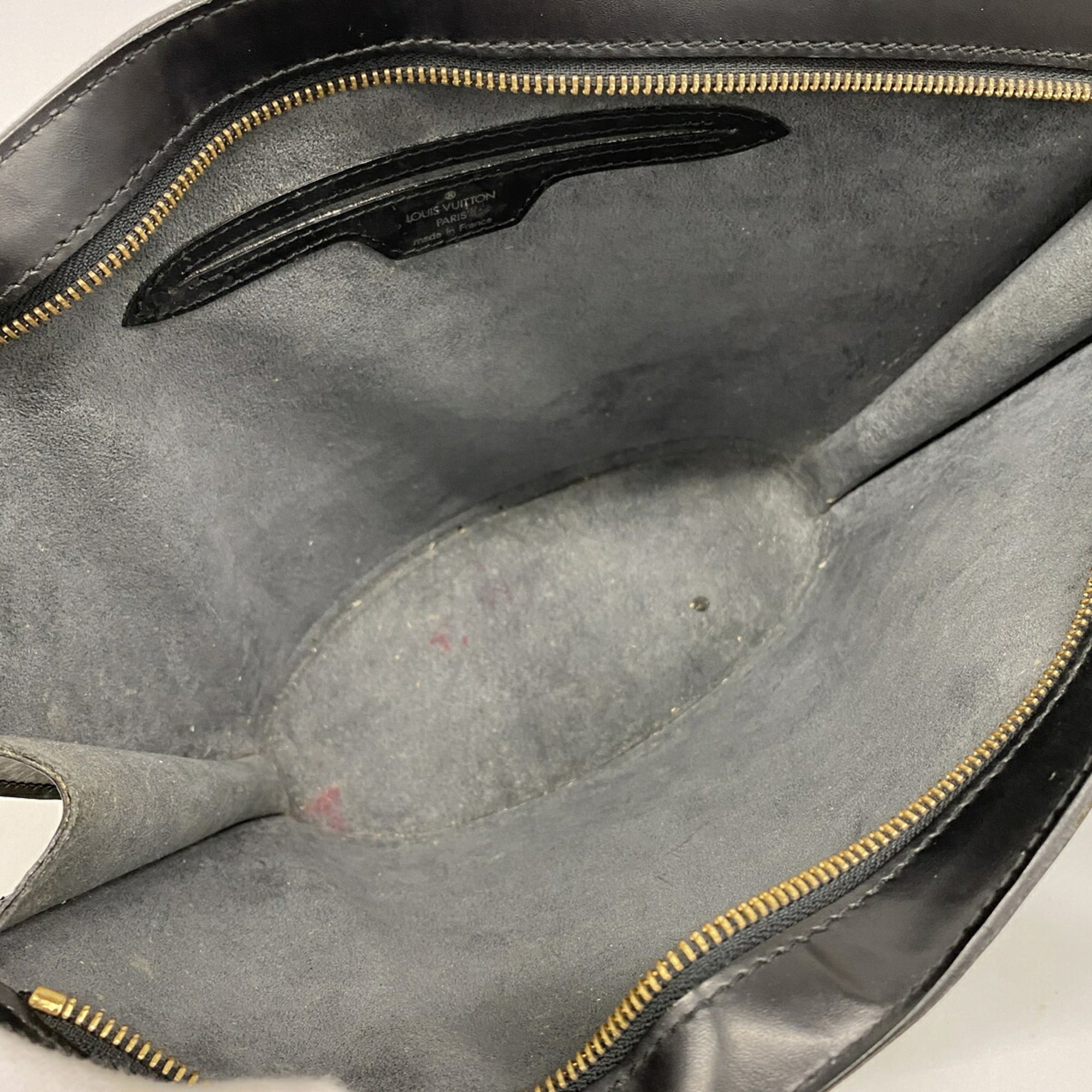 Louis Vuitton Noir Shoulder Bag (Pre-Owned)